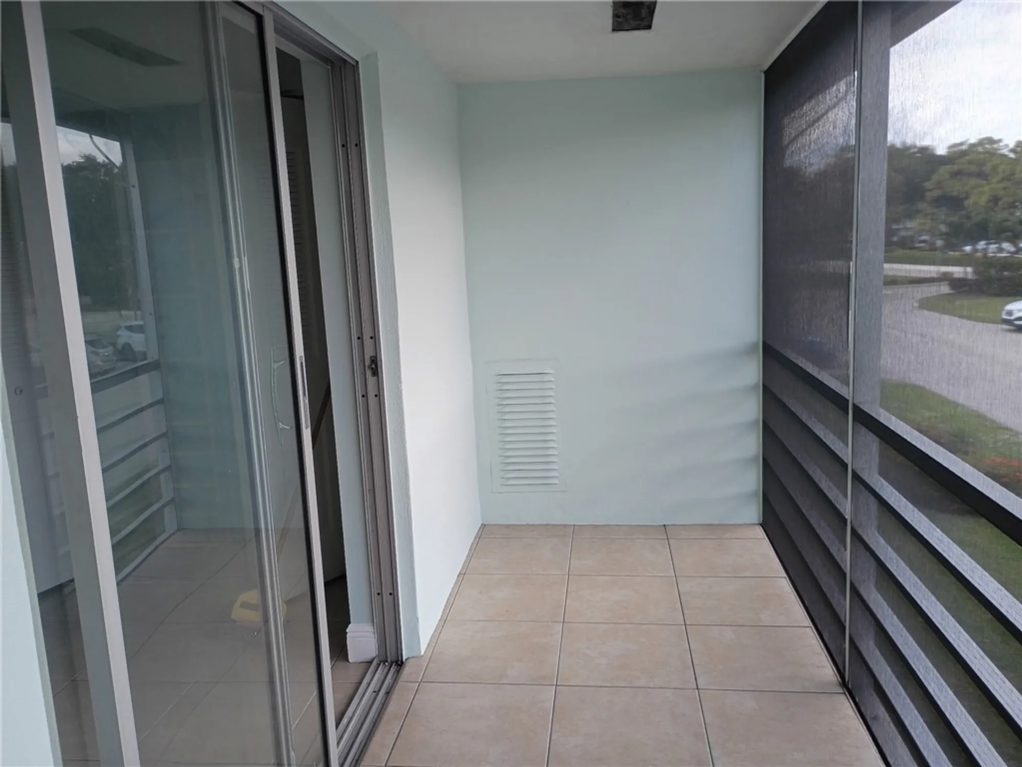 Property Slideshow image 18 of 19 | 130 lyndhurst f, Deerfield Beach, FL, 33442