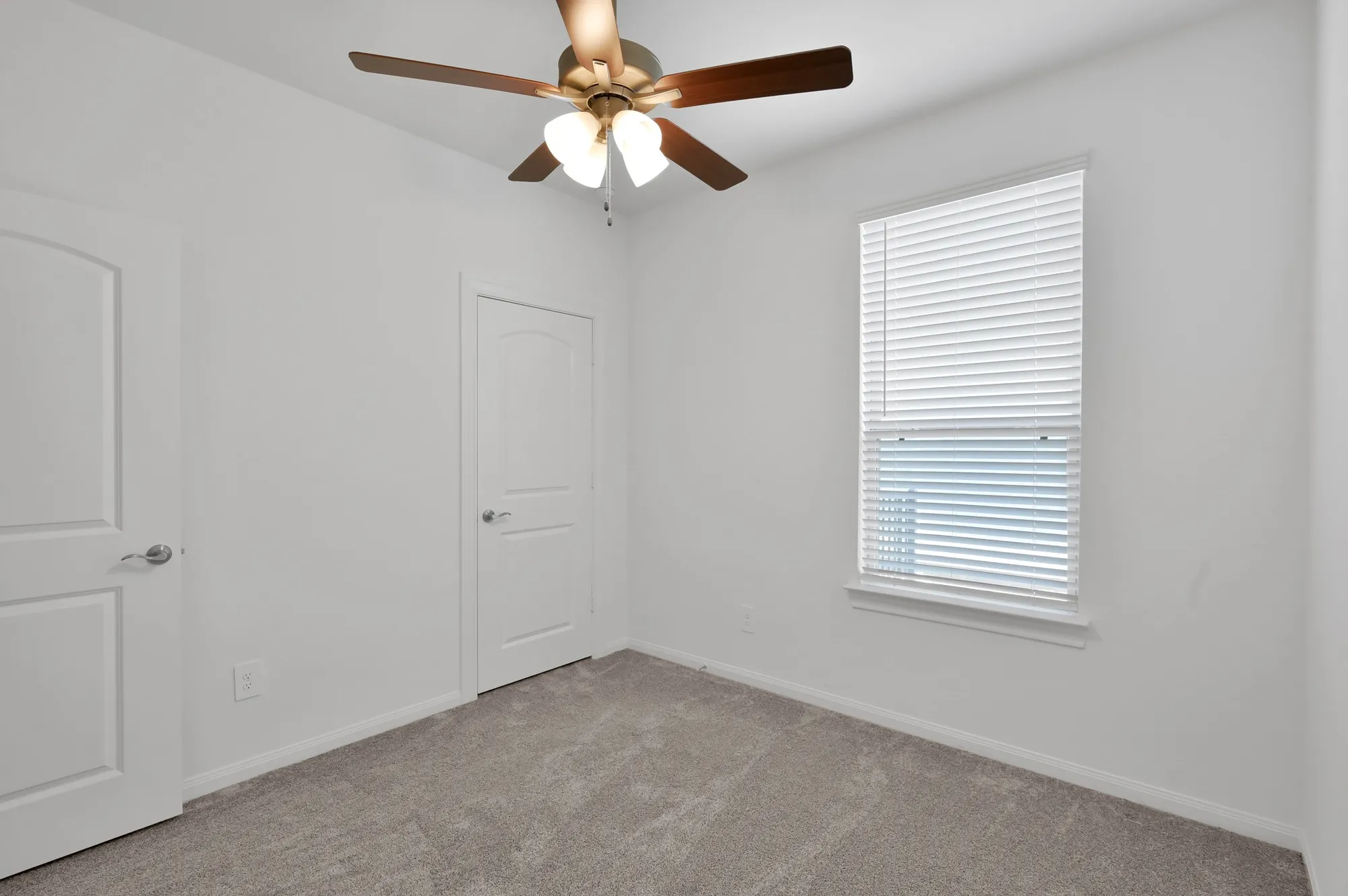 Property Slideshow image 15 of 28 | 9906 monarch landing cv, Willis, TX, 77318
