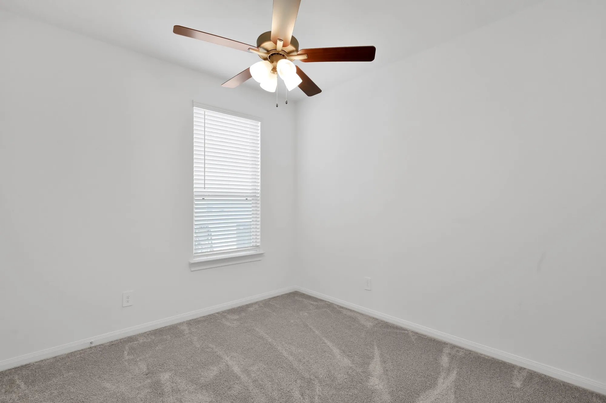 Property Slideshow image 16 of 28 | 9906 monarch landing cv, Willis, TX, 77318