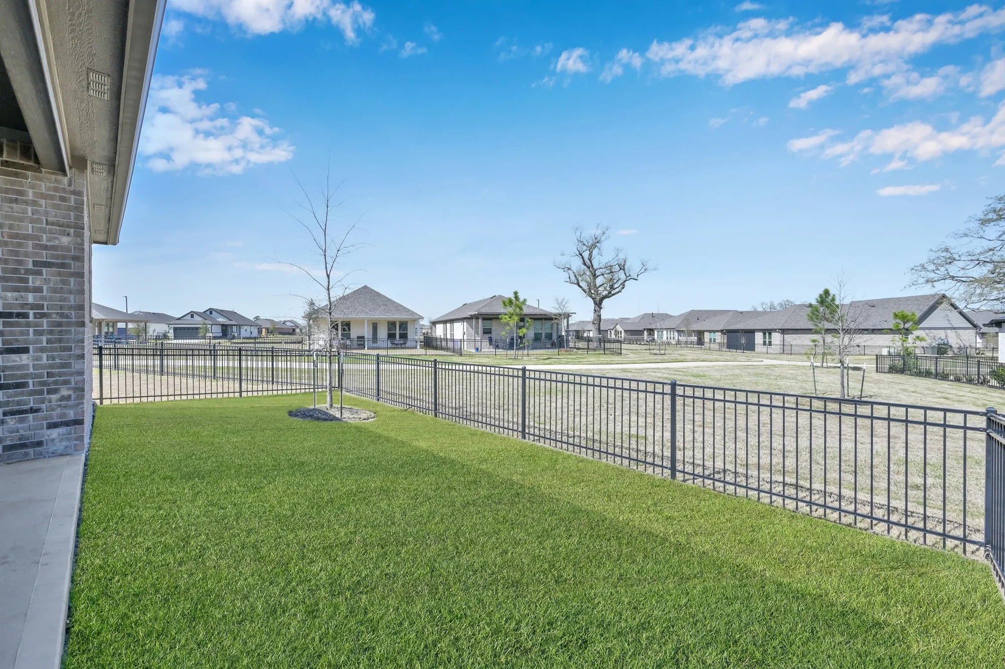 Property Slideshow image 17 of 28 | 9906 monarch landing cv, Willis, TX, 77318