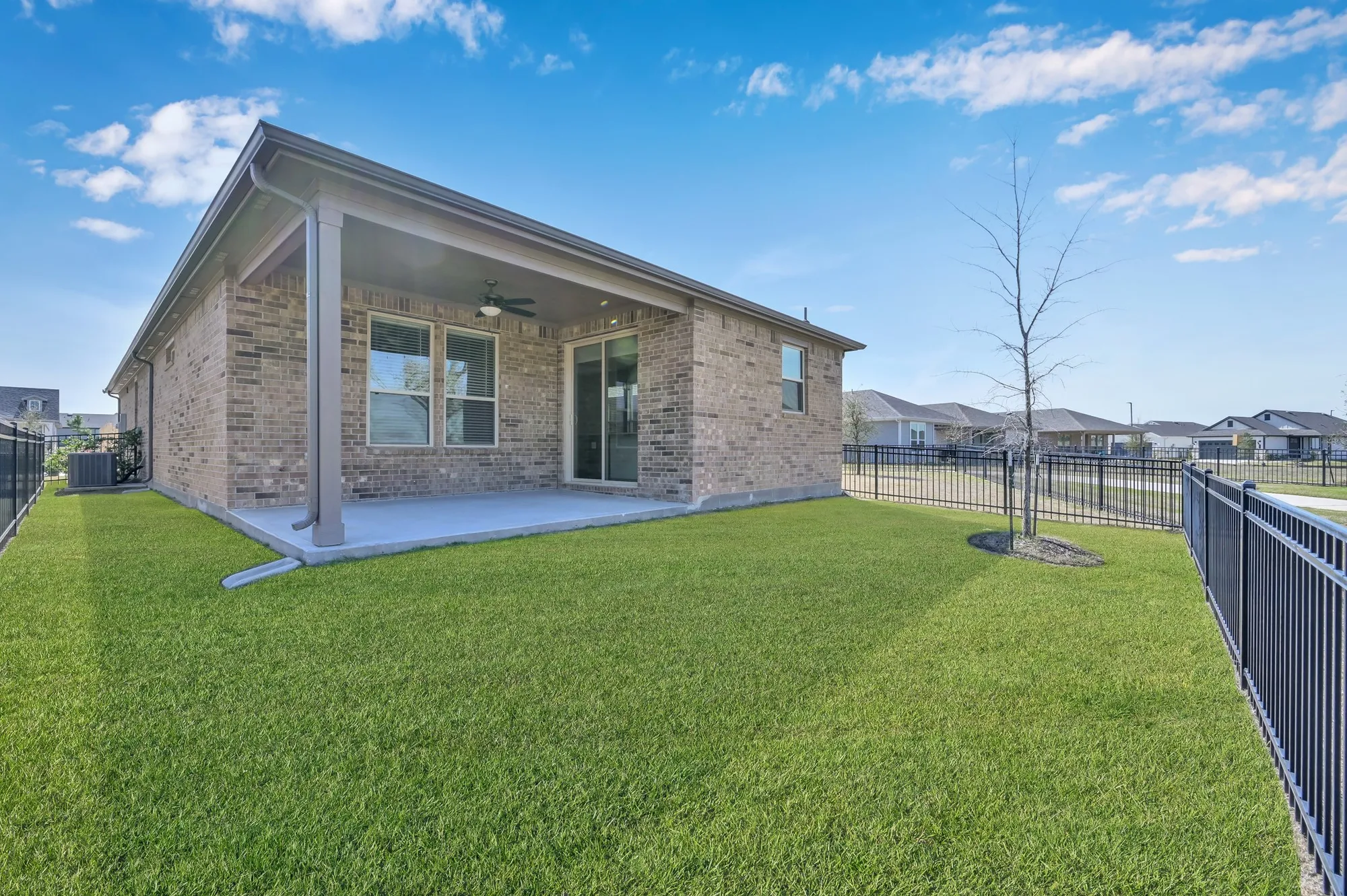 Property Slideshow image 18 of 28 | 9906 monarch landing cv, Willis, TX, 77318
