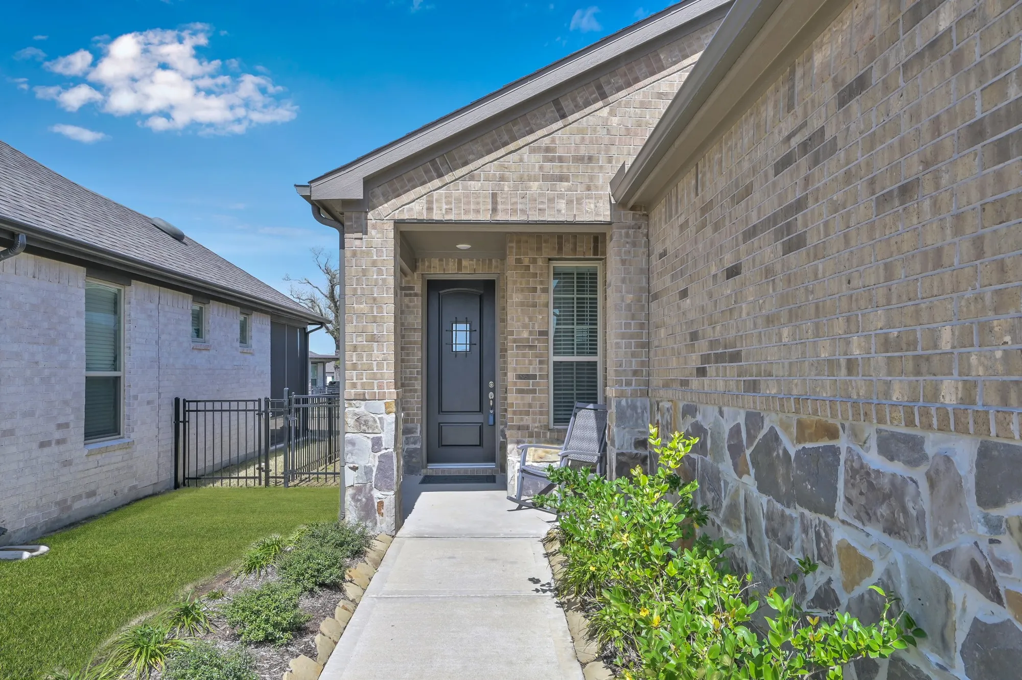 Property Slideshow image 2 of 28 | 9906 monarch landing cv, Willis, TX, 77318