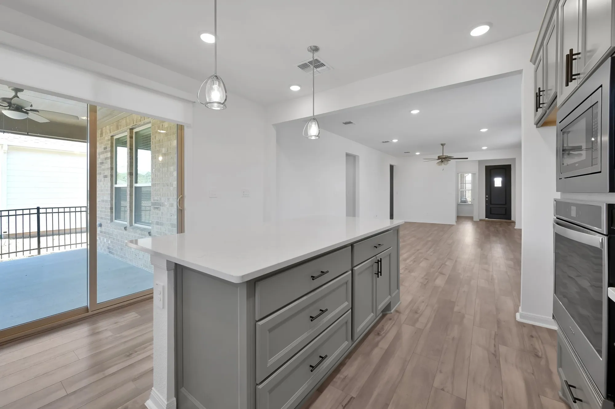 Property Slideshow image 8 of 28 | 9906 monarch landing cv, Willis, TX, 77318