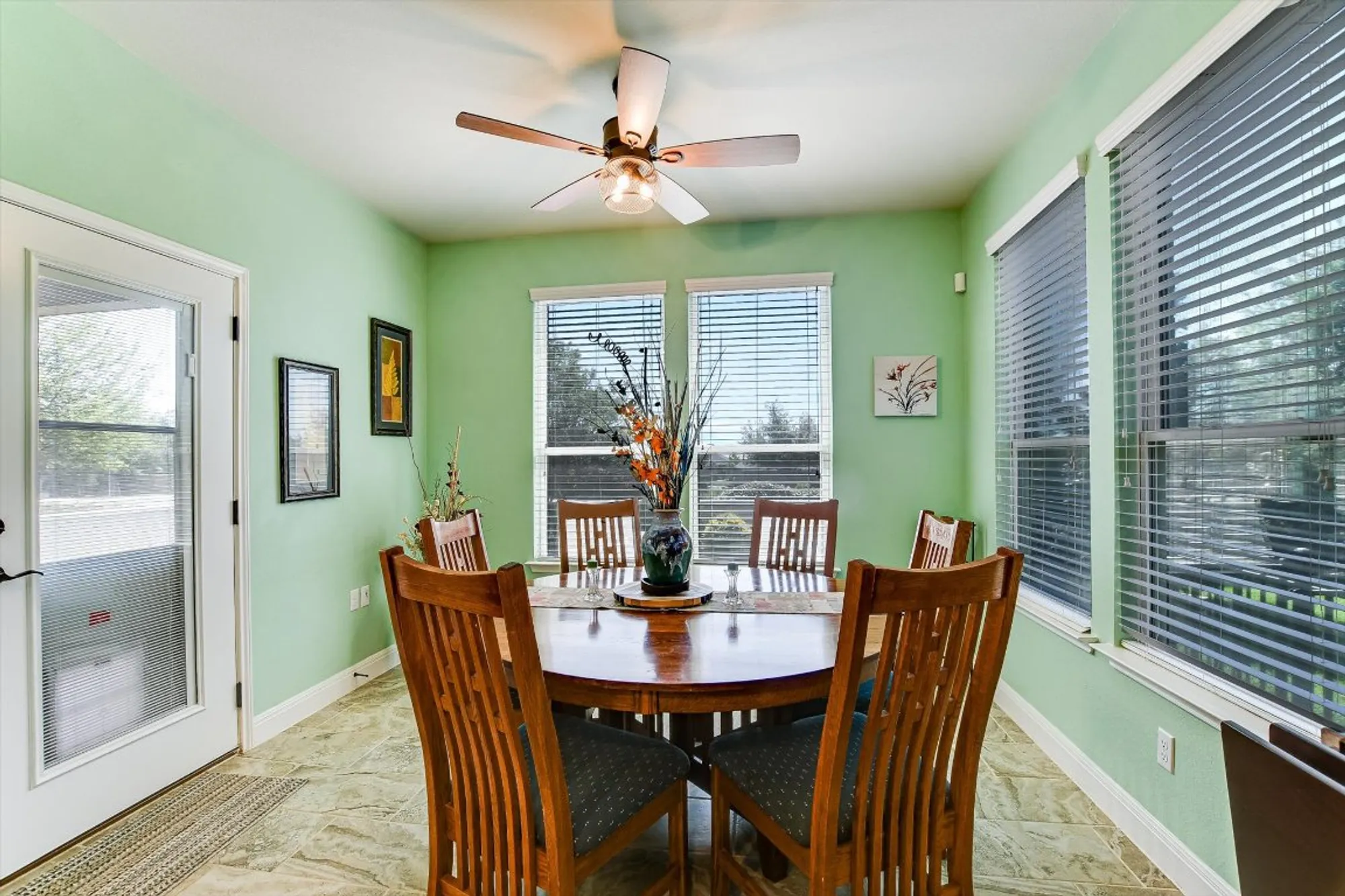 Property Slideshow image 10 of 30 | 603 archer ln, Georgetown, TX, 78633