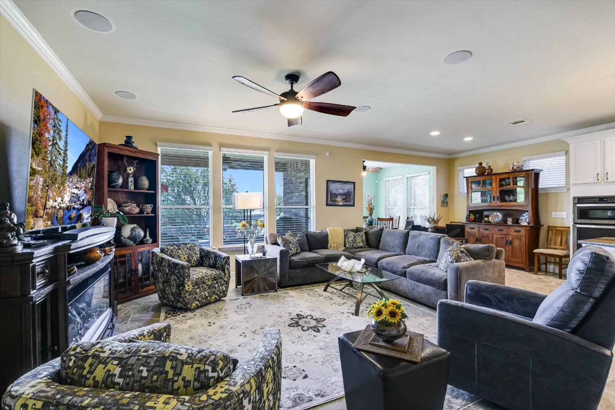 Property Slideshow image 6 of 30 | 603 archer ln, Georgetown, TX, 78633