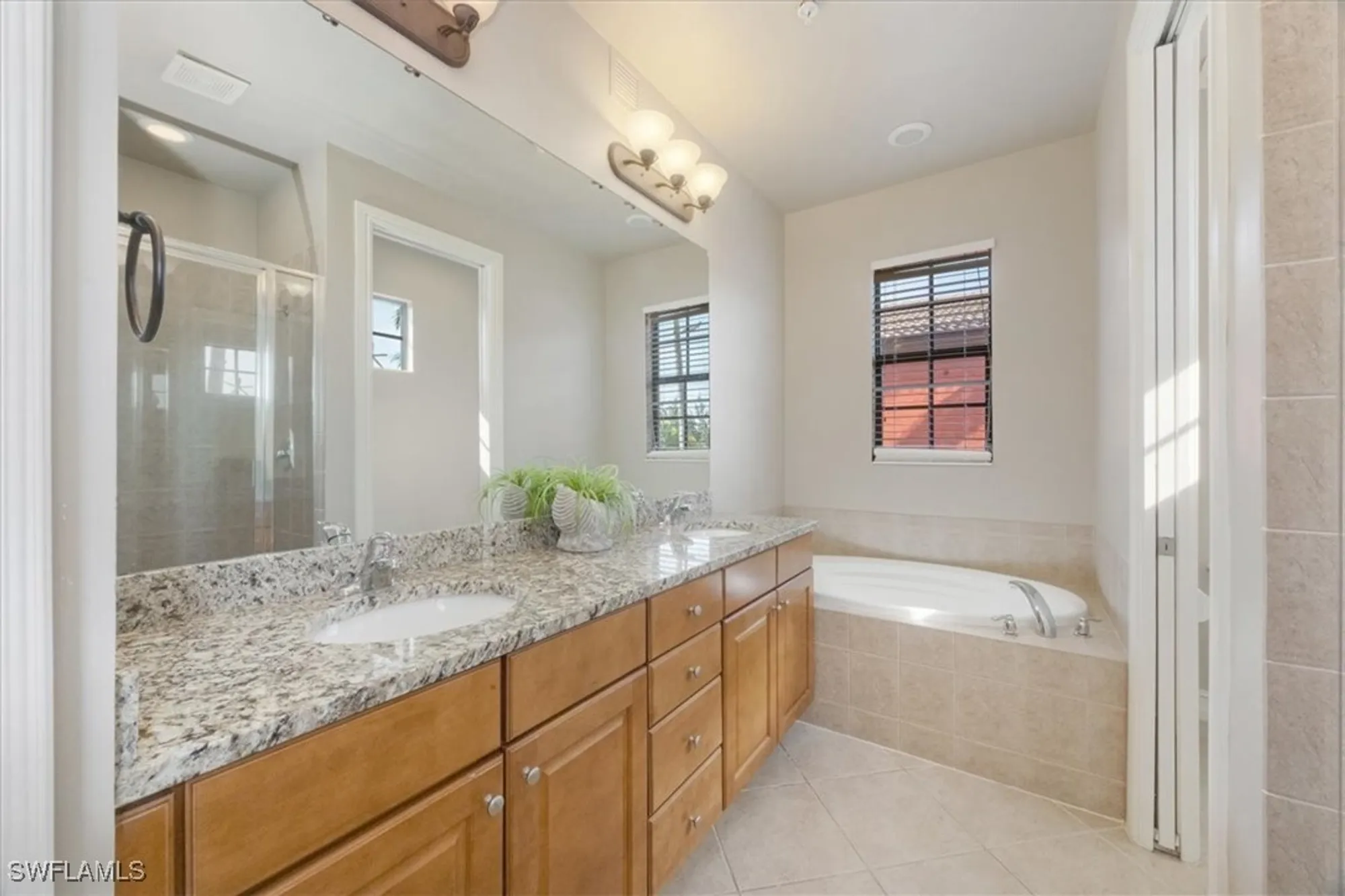 Property Slideshow image 17 of 32 | 9111 chula vista st # 116, Naples, FL, 34113