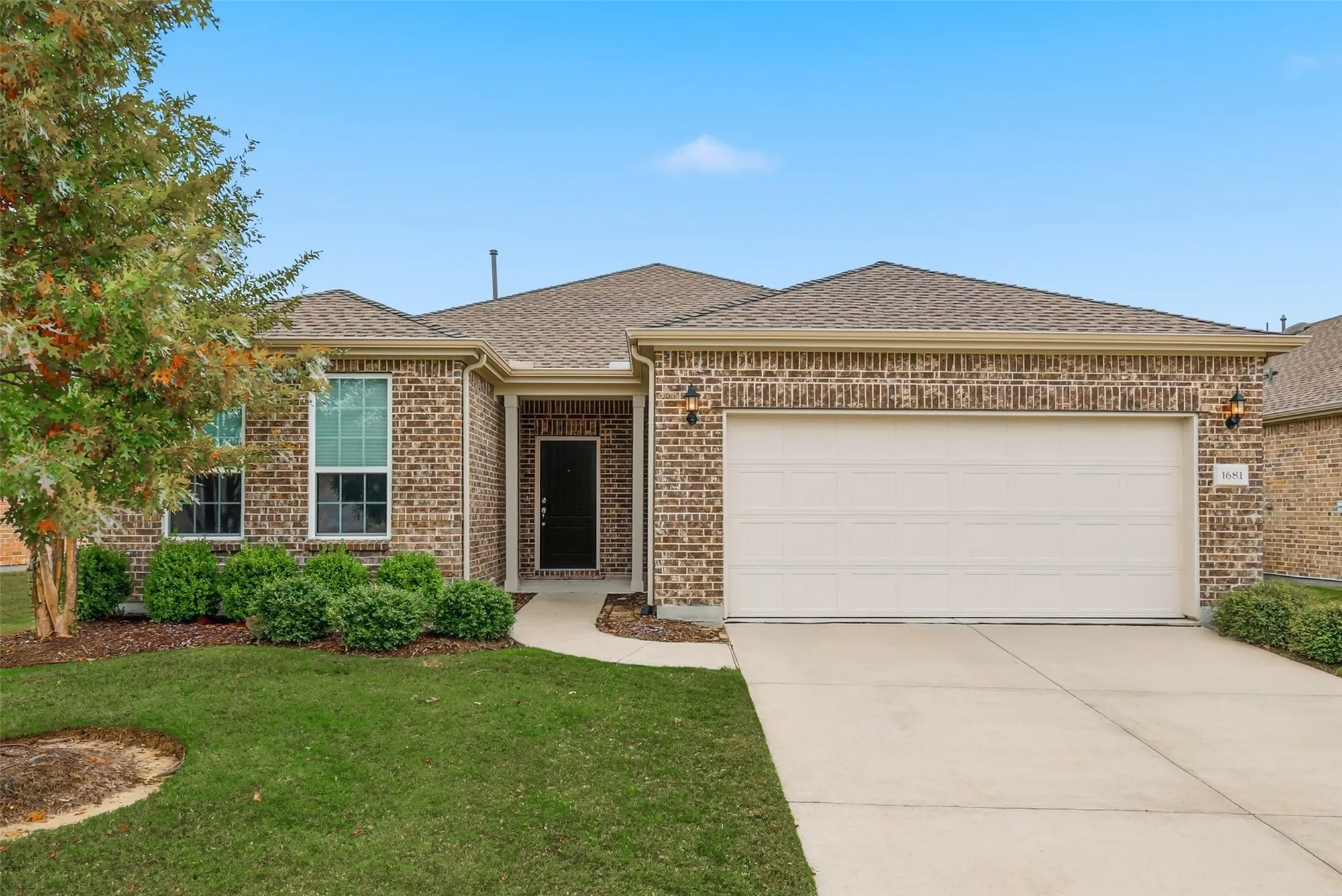 Property Slideshow image 1 of 40 | 1681 port royal ln, Frisco, TX, 75036