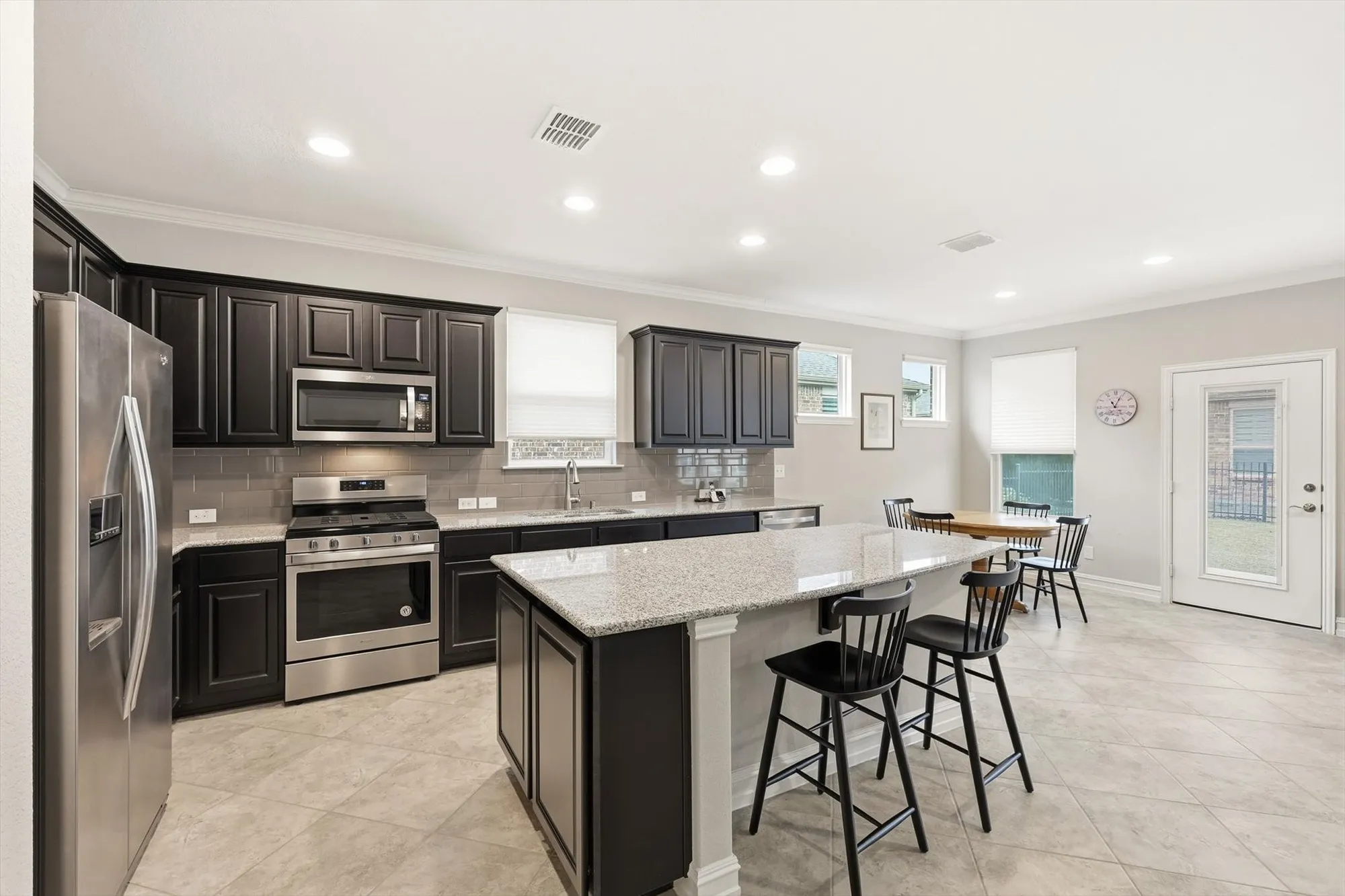 Property Slideshow image 11 of 40 | 1681 port royal ln, Frisco, TX, 75036