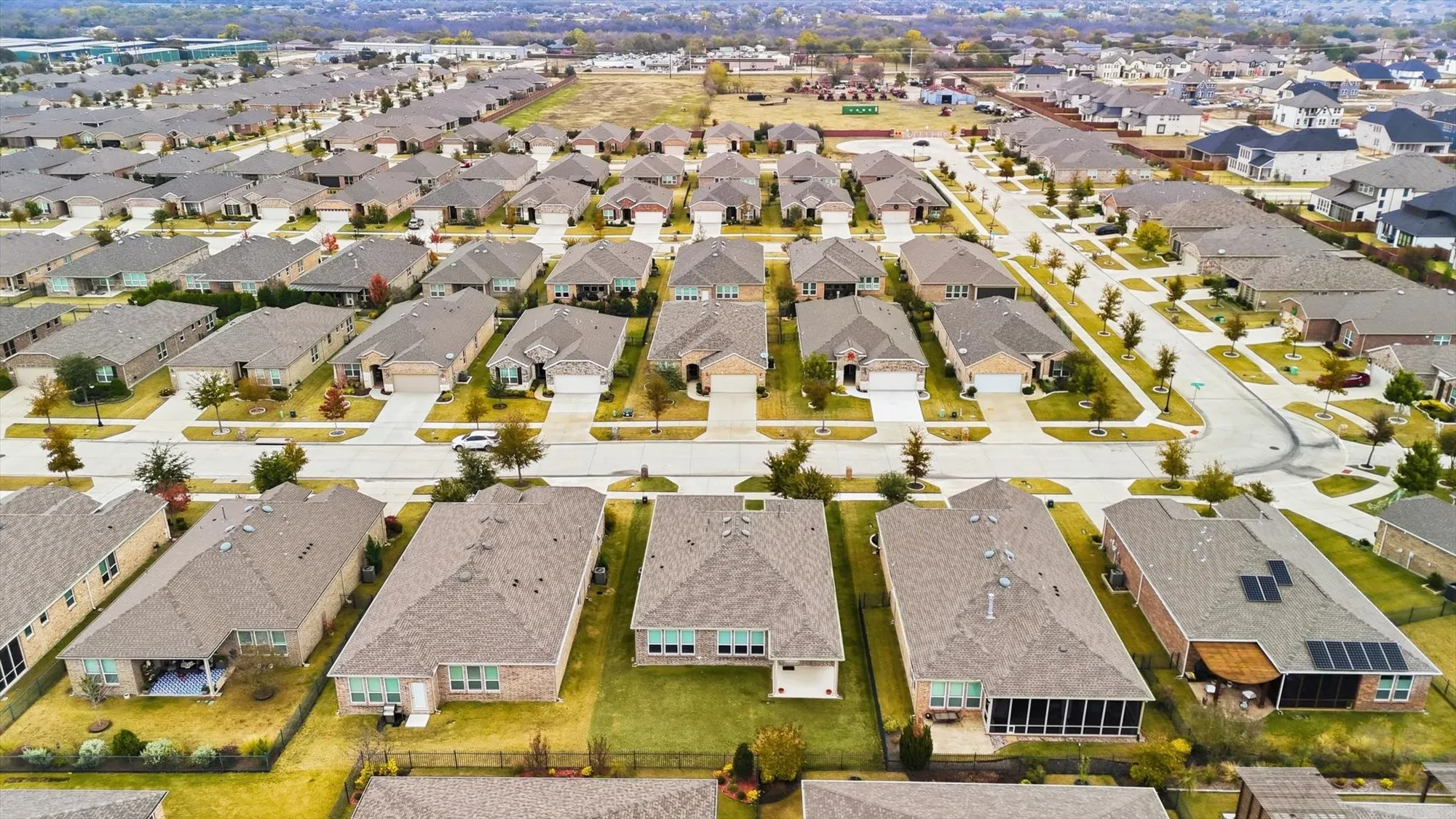 Property Slideshow image 26 of 40 | 1681 port royal ln, Frisco, TX, 75036