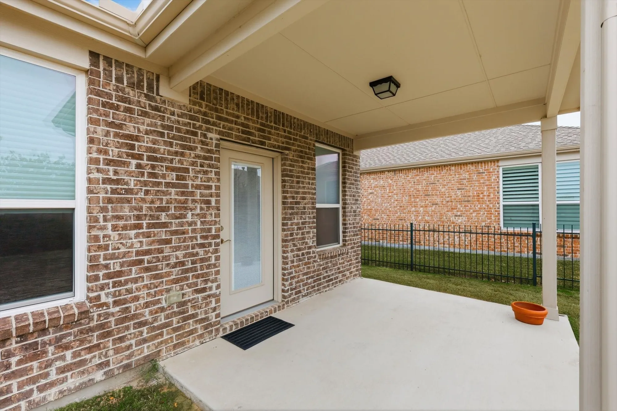 Property Slideshow image 23 of 40 | 1681 port royal ln, Frisco, TX, 75036