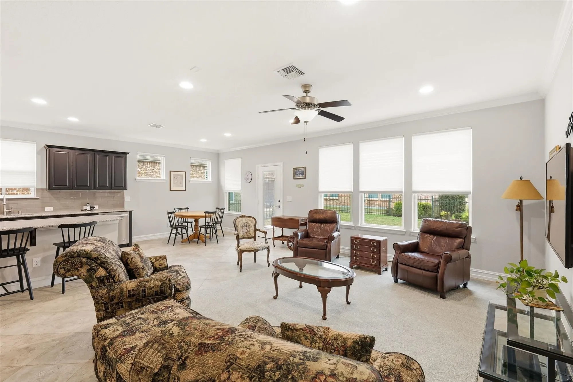 Property Slideshow image 8 of 40 | 1681 port royal ln, Frisco, TX, 75036