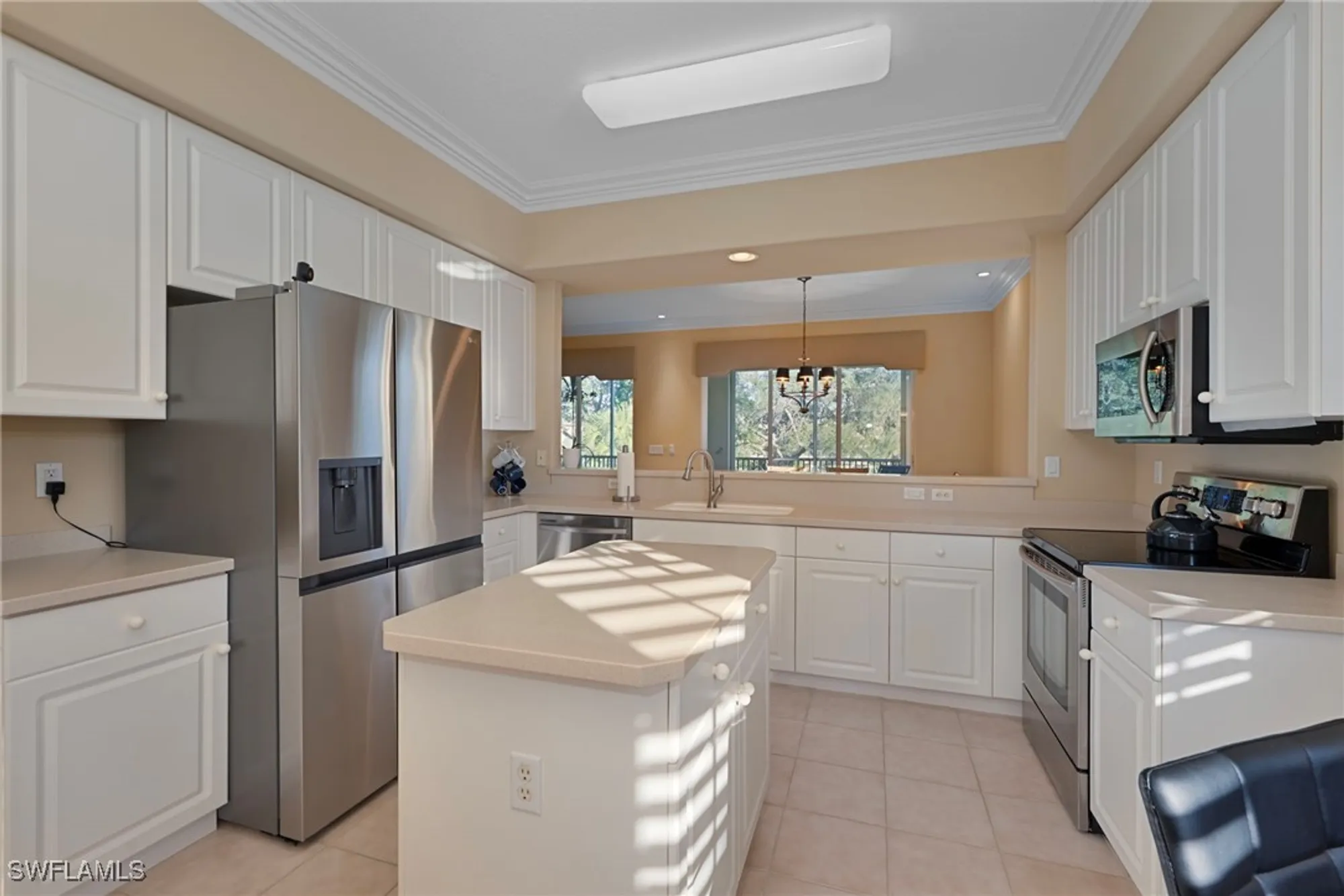 Property Slideshow image 6 of 17 | 642 vintage reserve cir # 3d, Naples, FL, 34119