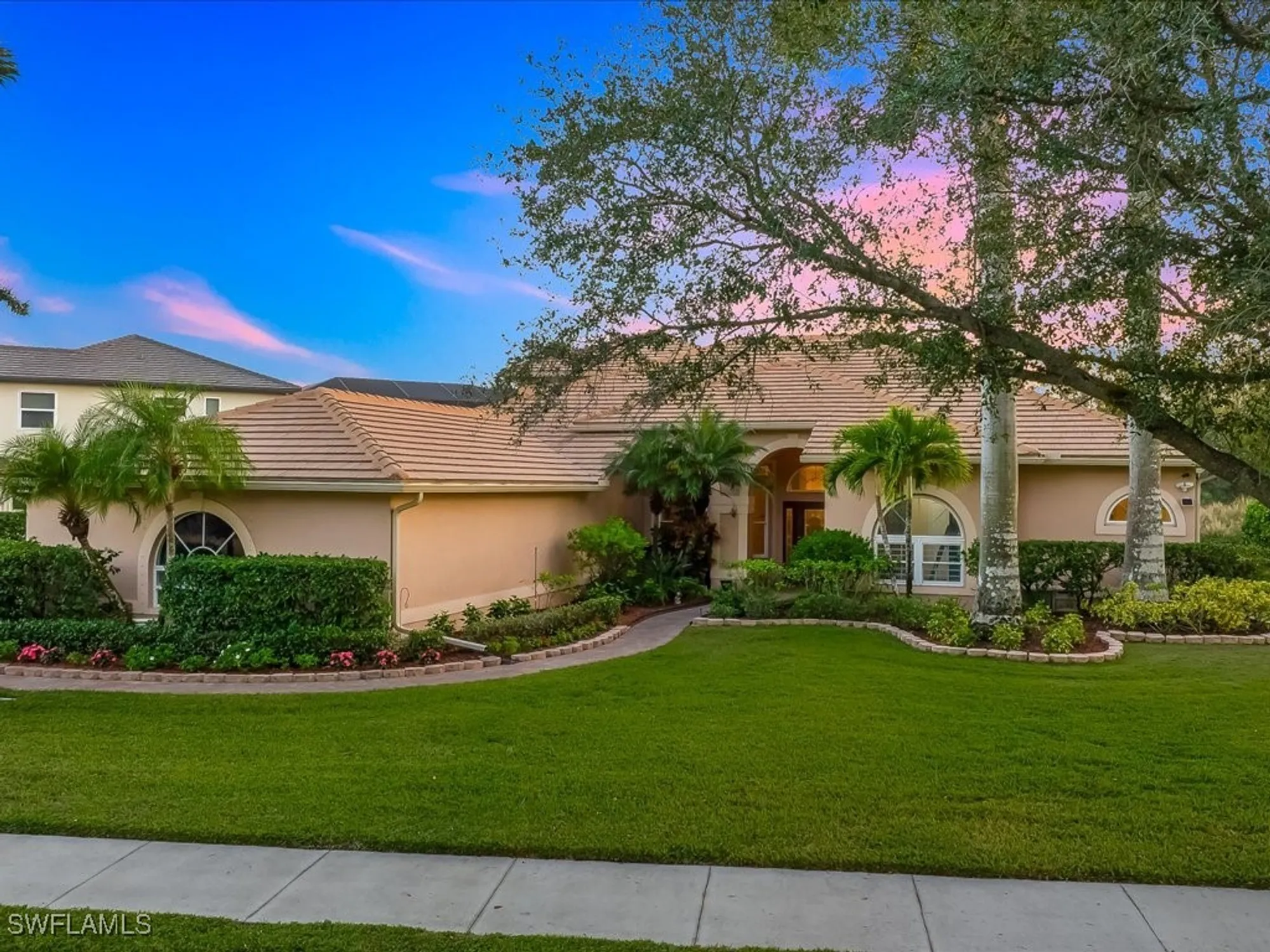Property Slideshow image 2 of 50 | 11118 seminole palm way, Fort Myers, FL, 33966