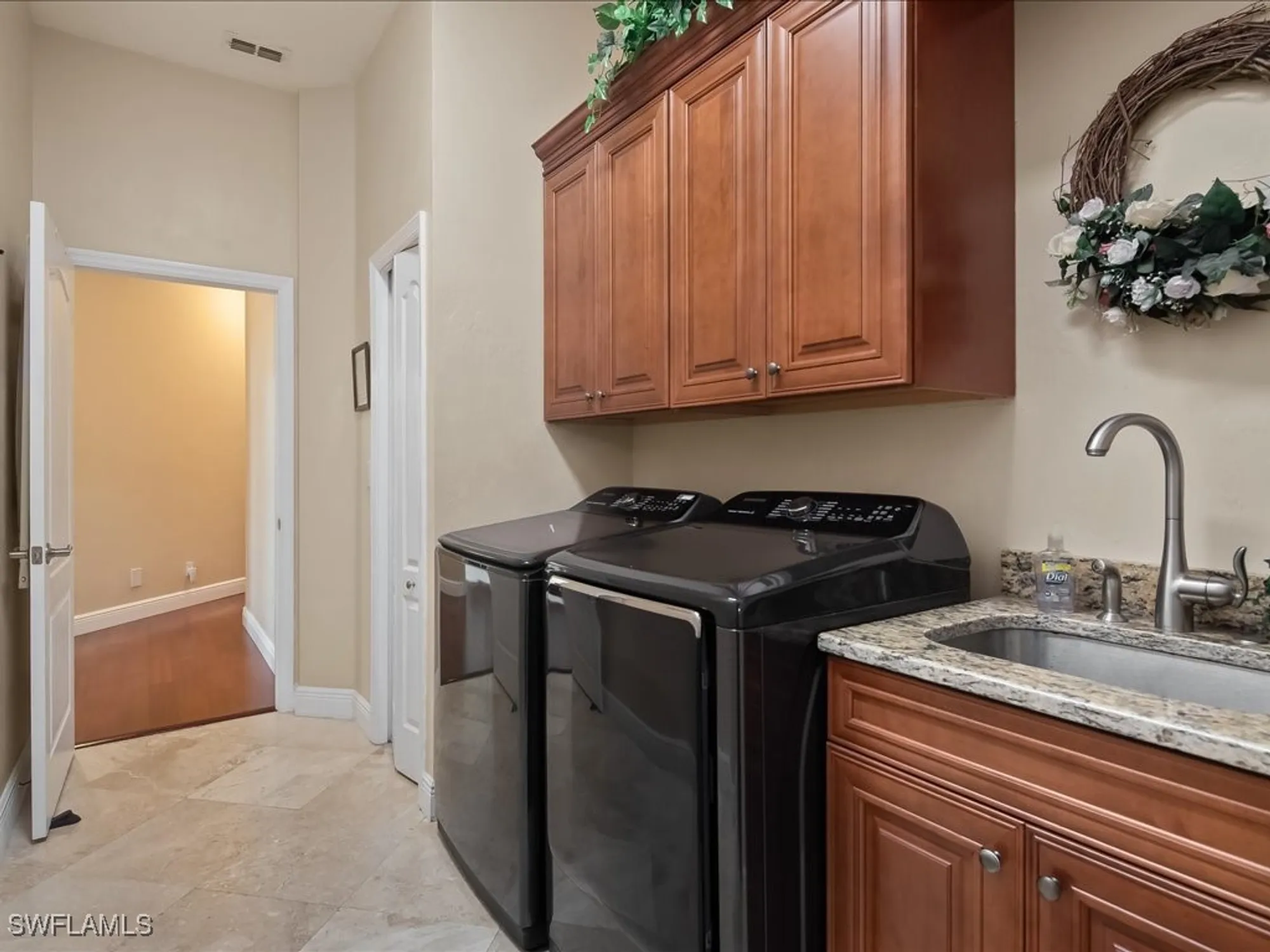 Property Slideshow image 38 of 50 | 11118 seminole palm way, Fort Myers, FL, 33966