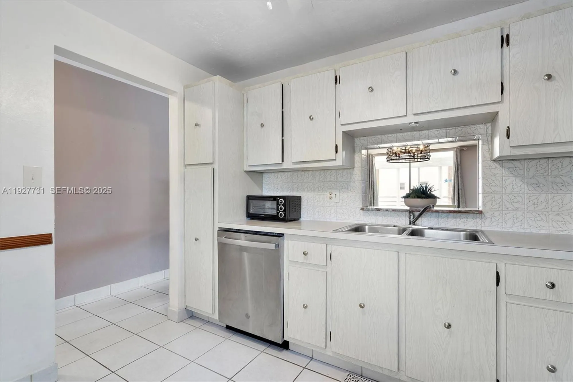 Property Slideshow image 15 of 47 | 324 se 10th st 203, Dania Beach, FL, 33004