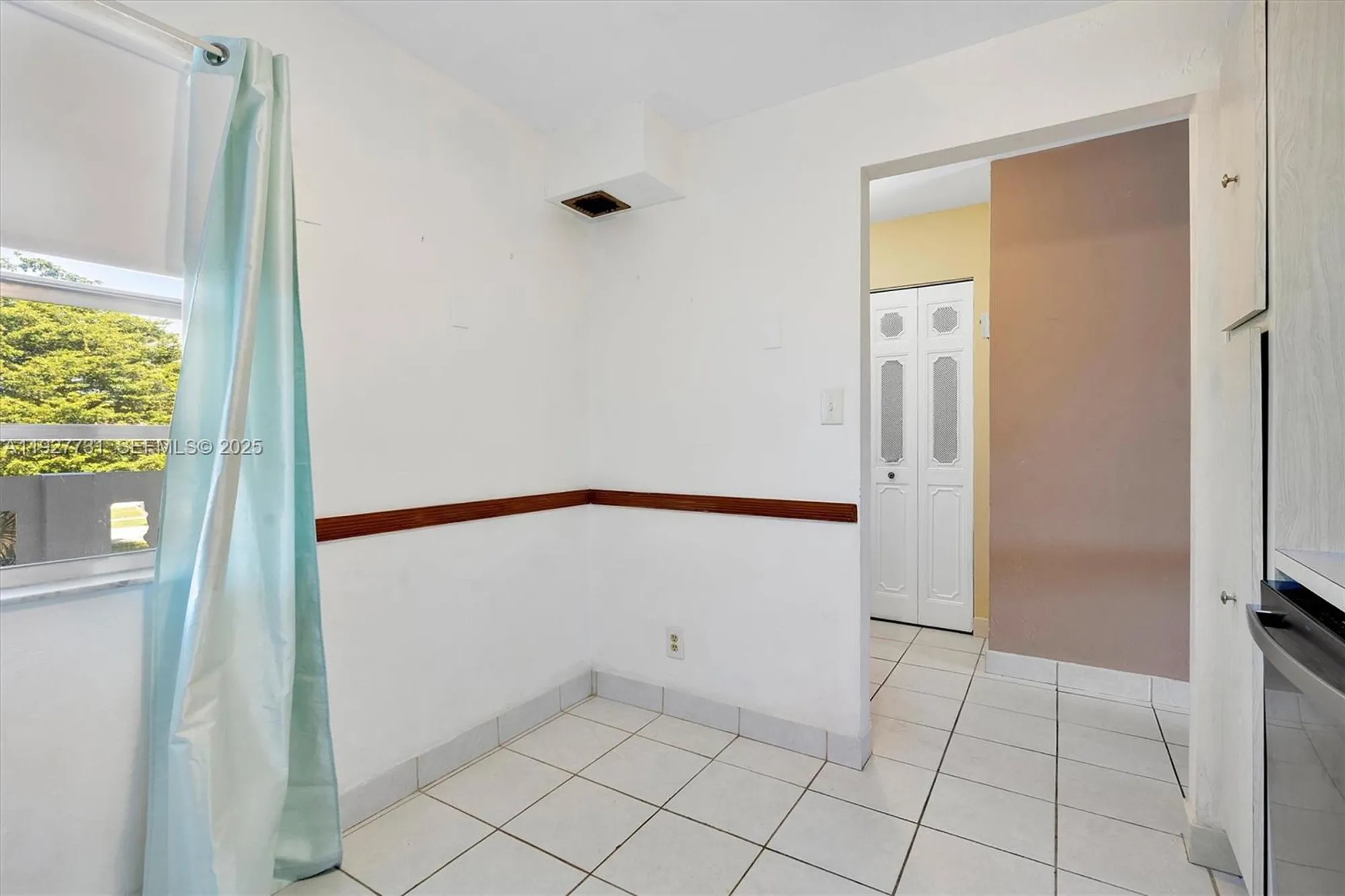 Property Slideshow image 16 of 47 | 324 se 10th st 203, Dania Beach, FL, 33004