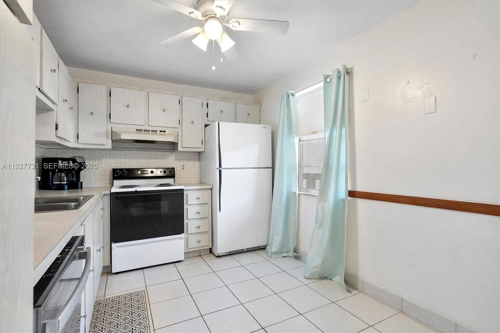 Property Slideshow image 12 of 47 | 324 se 10th st 203, Dania Beach, FL, 33004