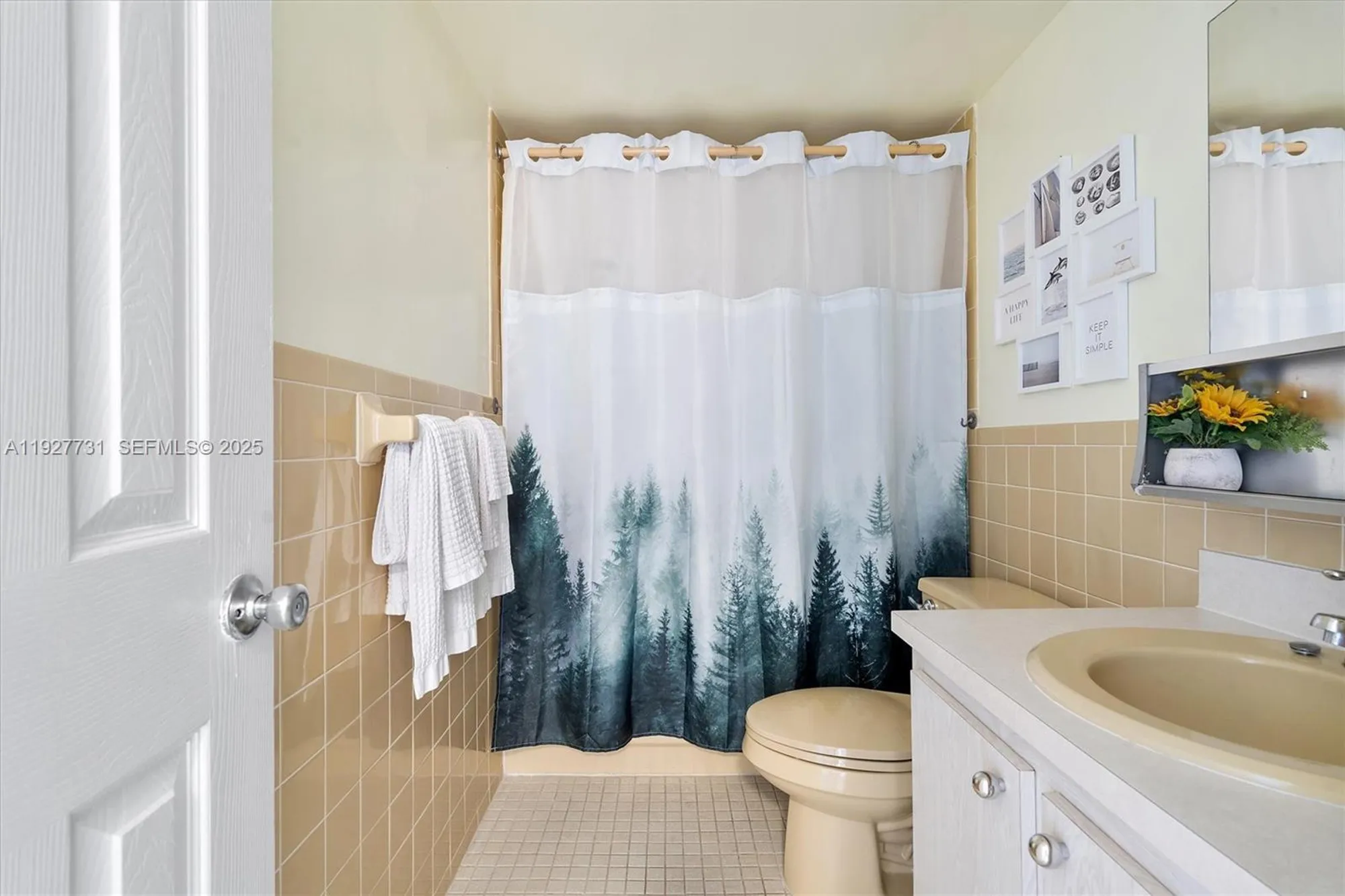 Property Slideshow image 31 of 47 | 324 se 10th st 203, Dania Beach, FL, 33004