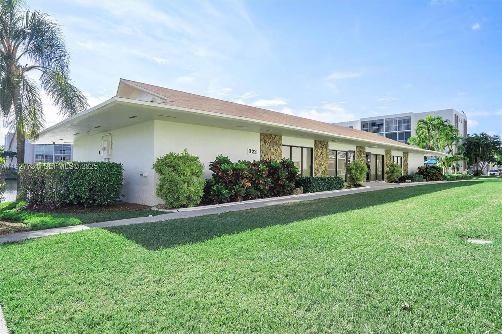 Property Slideshow image 43 of 47 | 324 se 10th st 203, Dania Beach, FL, 33004