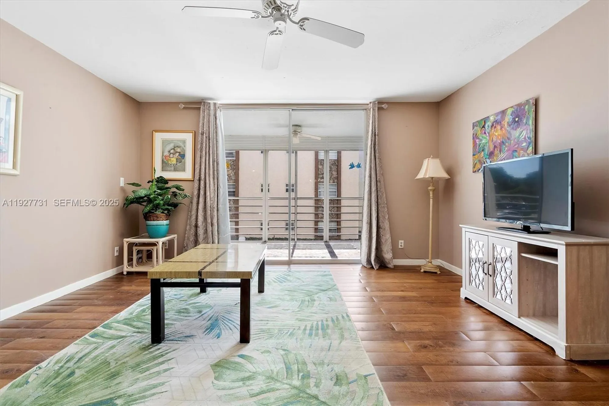 Property Slideshow image 6 of 47 | 324 se 10th st 203, Dania Beach, FL, 33004