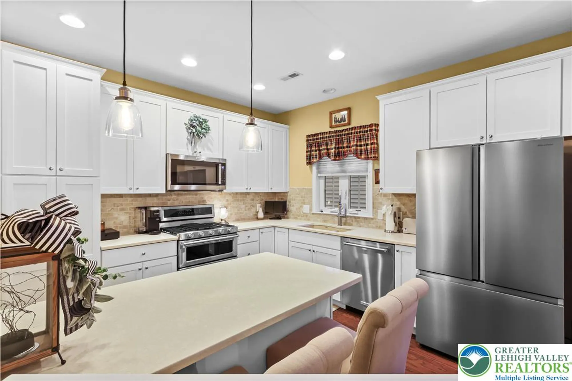 Property Slideshow image 11 of 51 | 4406 allegiant st, Center Valley, PA, 18034