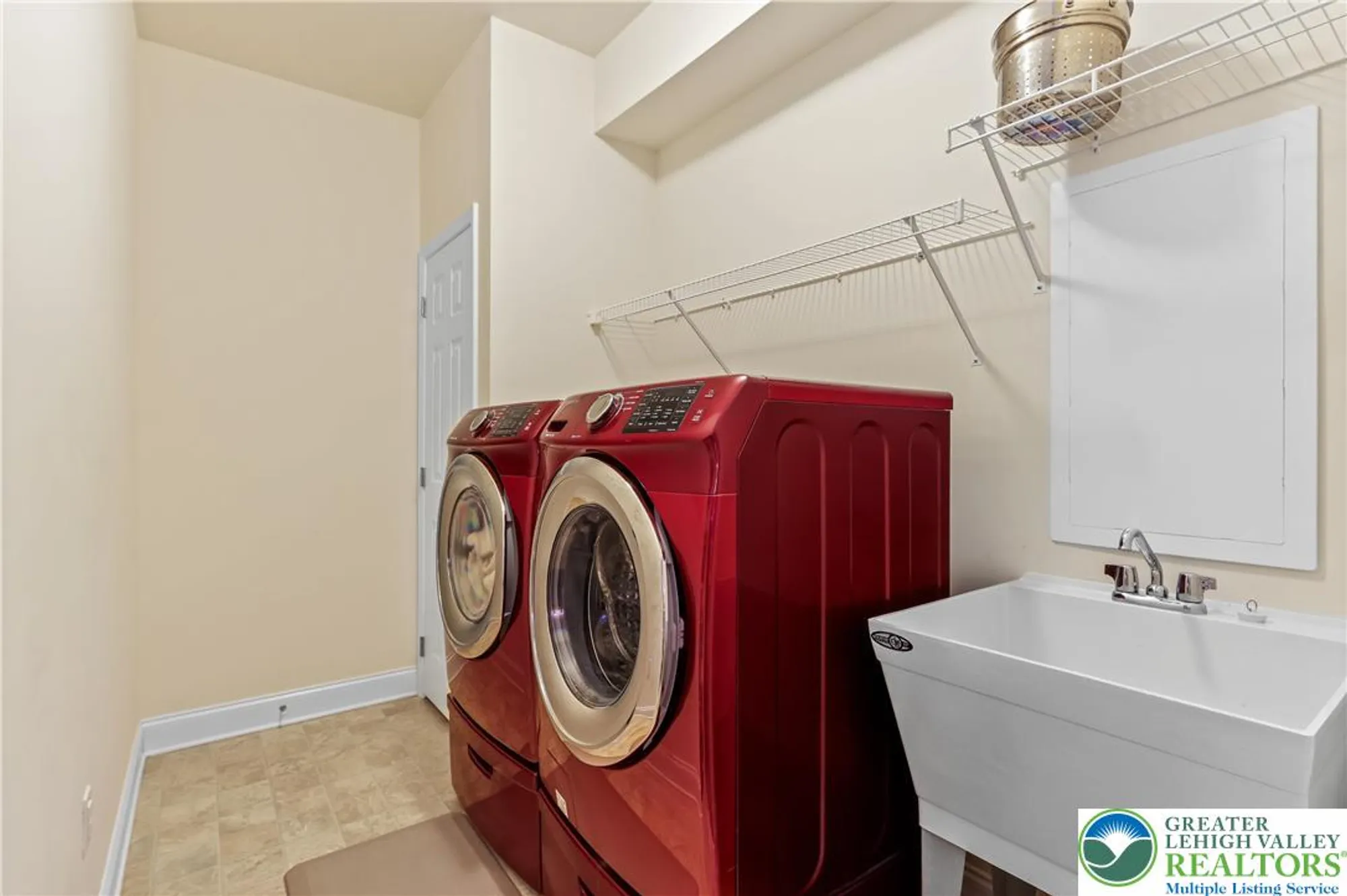 Property Slideshow image 26 of 51 | 4406 allegiant st, Center Valley, PA, 18034