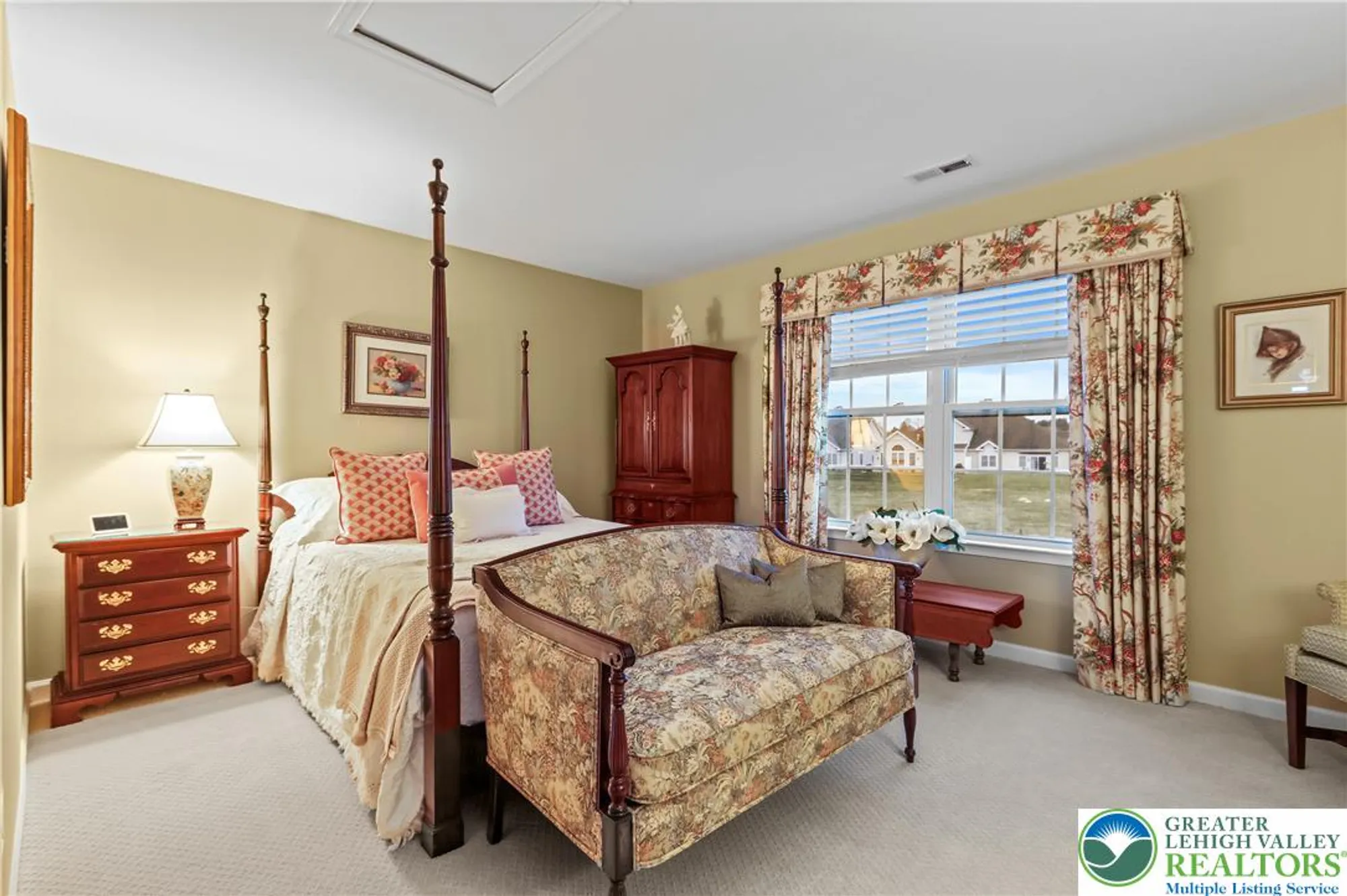 Property Slideshow image 31 of 51 | 4406 allegiant st, Center Valley, PA, 18034