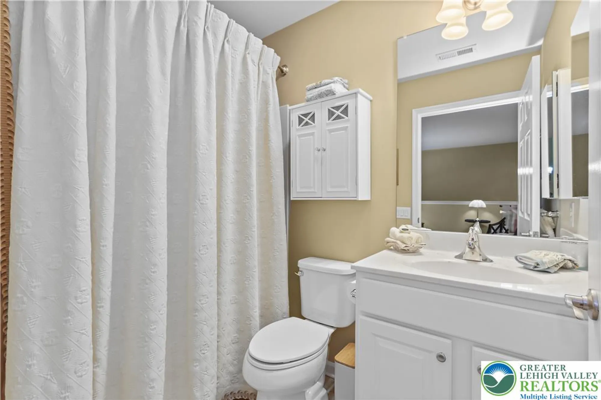 Property Slideshow image 32 of 51 | 4406 allegiant st, Center Valley, PA, 18034