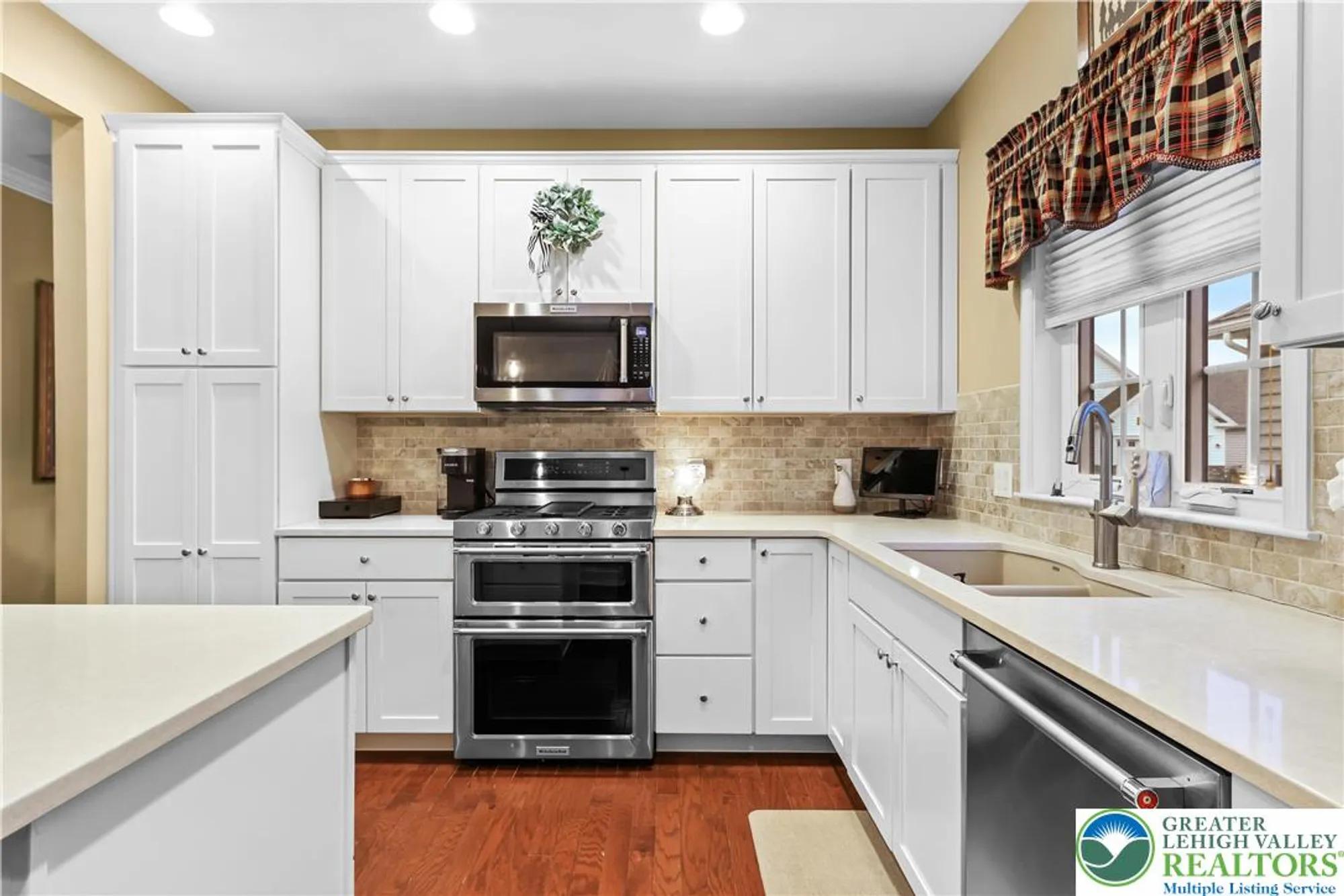 Property Slideshow image 9 of 51 | 4406 allegiant st, Center Valley, PA, 18034