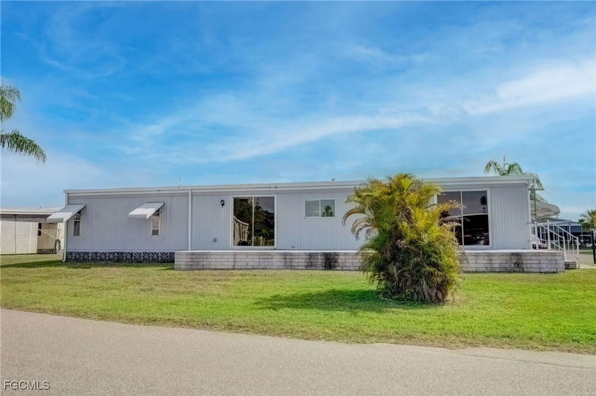 Property Slideshow image 4 of 39 | 5501 john alden ln, North Fort Myers, FL, 33917