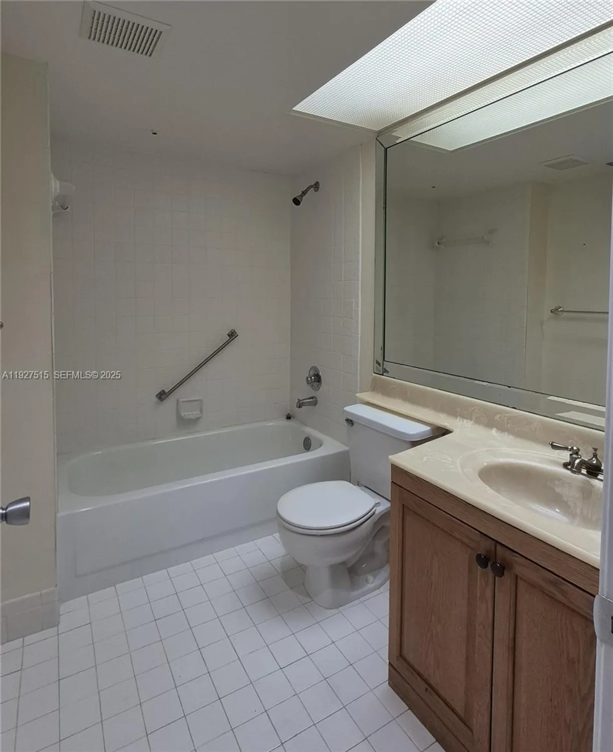 Property Slideshow image 15 of 19 | 901 sw 128th ter 208a, Pembroke Pines, FL, 33027
