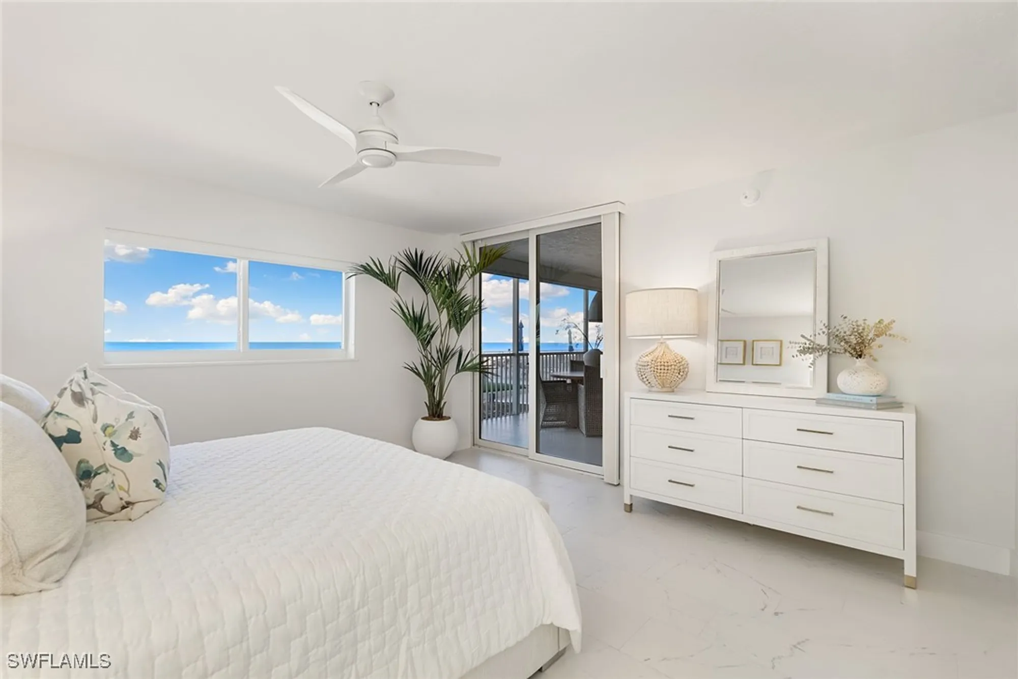 Property Slideshow image 15 of 37 | 1919 gulf shore blvd 101, Naples, FL, 34102