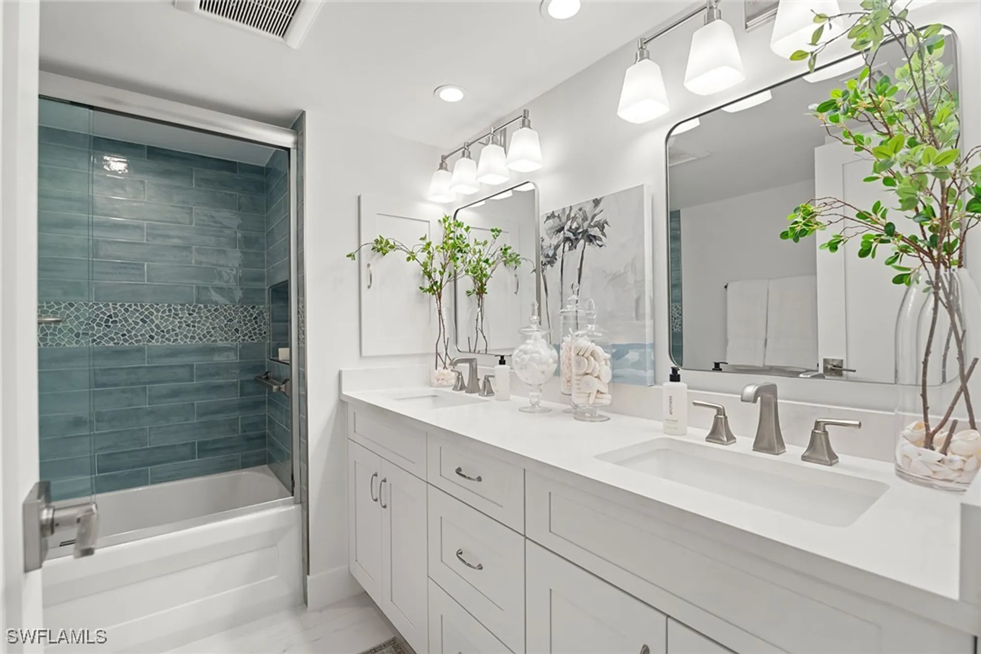 Property Slideshow image 16 of 37 | 1919 gulf shore blvd 101, Naples, FL, 34102