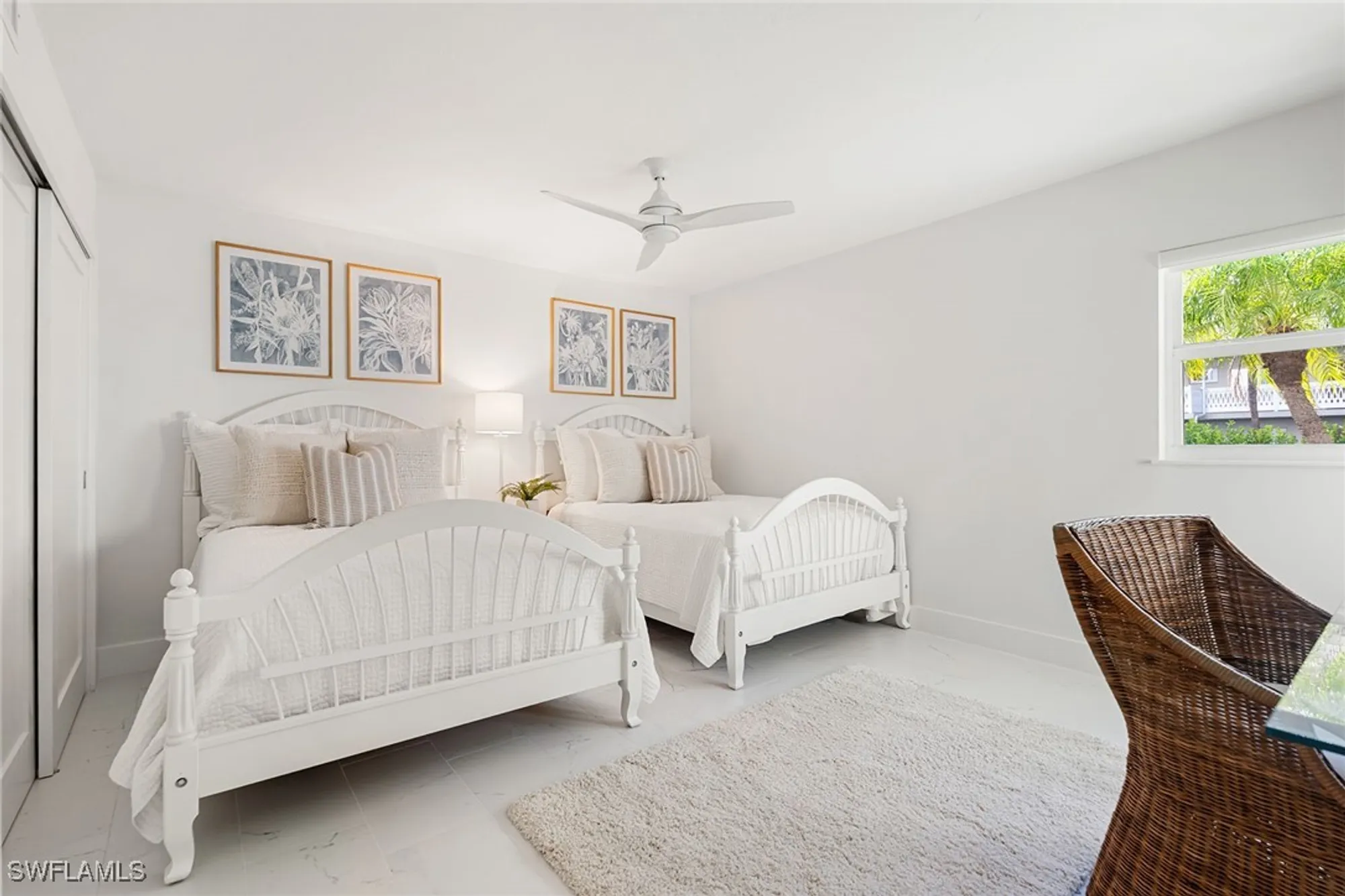 Property Slideshow image 17 of 37 | 1919 gulf shore blvd 101, Naples, FL, 34102