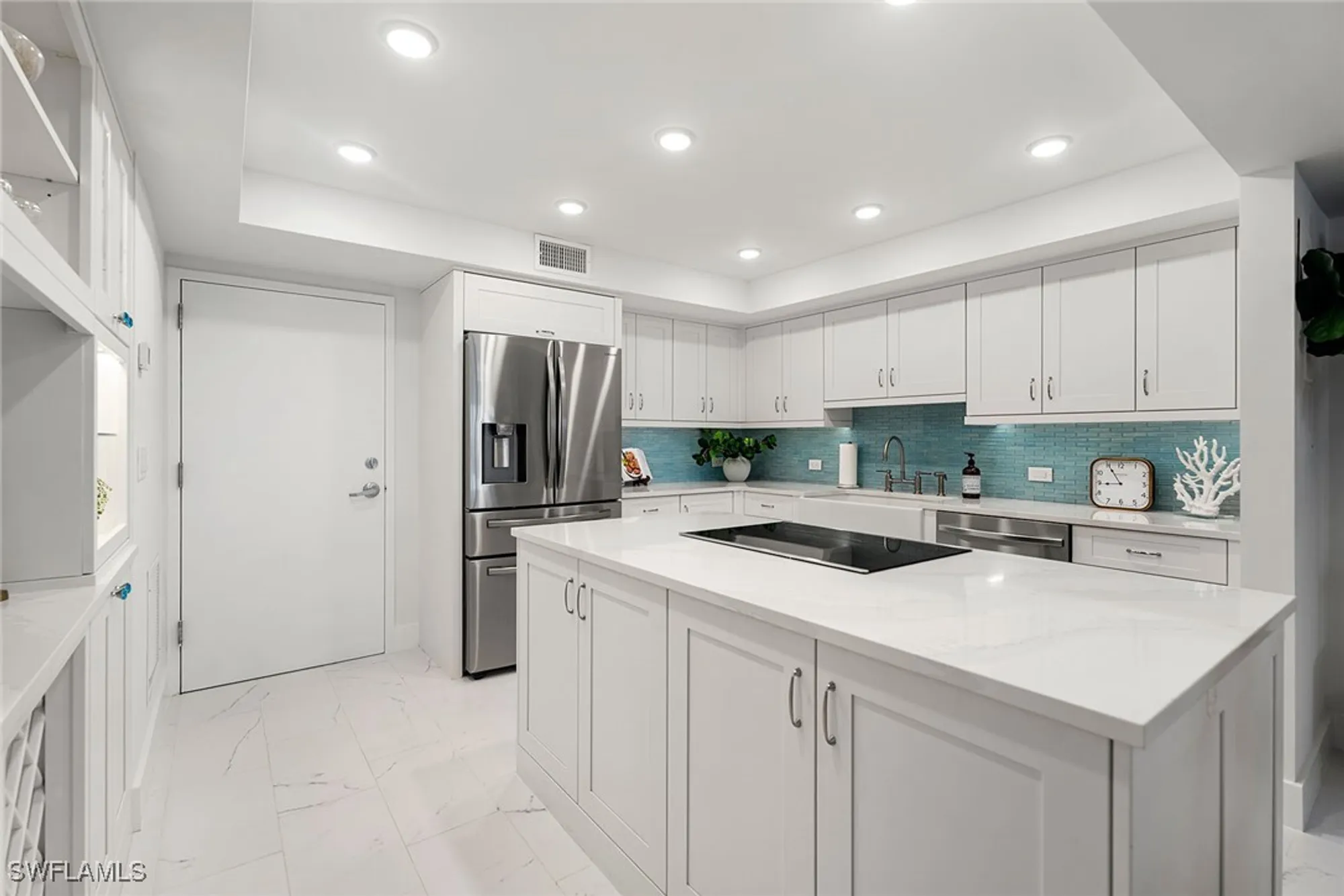 Property Slideshow image 3 of 37 | 1919 gulf shore blvd 101, Naples, FL, 34102