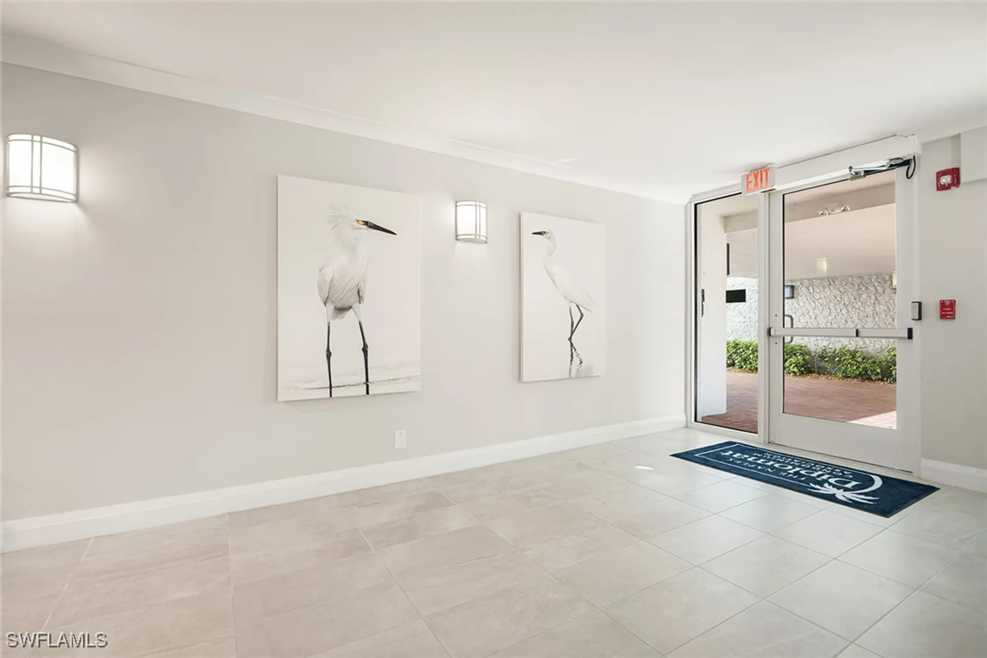 Property Slideshow image 30 of 37 | 1919 gulf shore blvd 101, Naples, FL, 34102