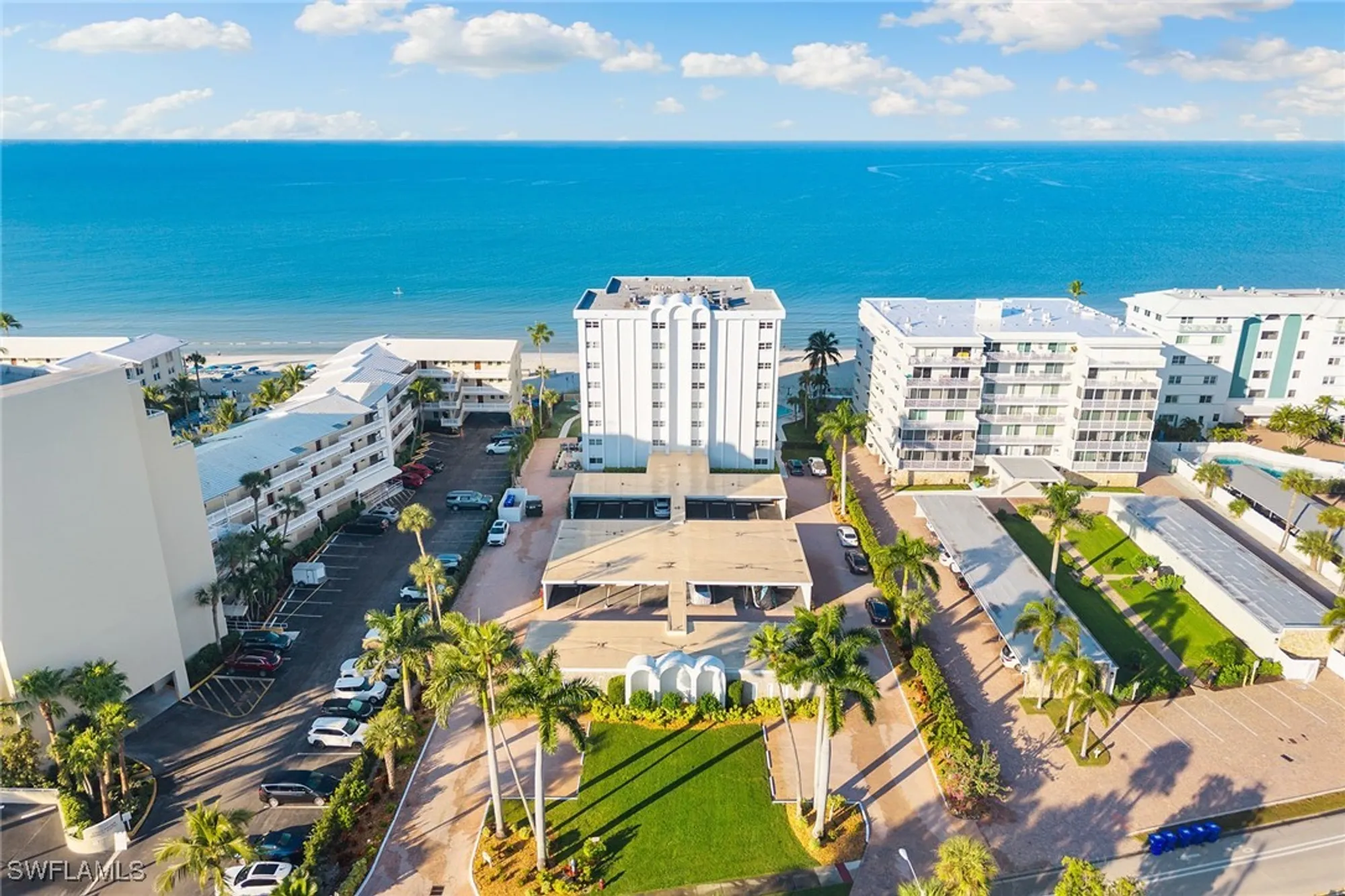 Property Slideshow image 33 of 37 | 1919 gulf shore blvd 101, Naples, FL, 34102