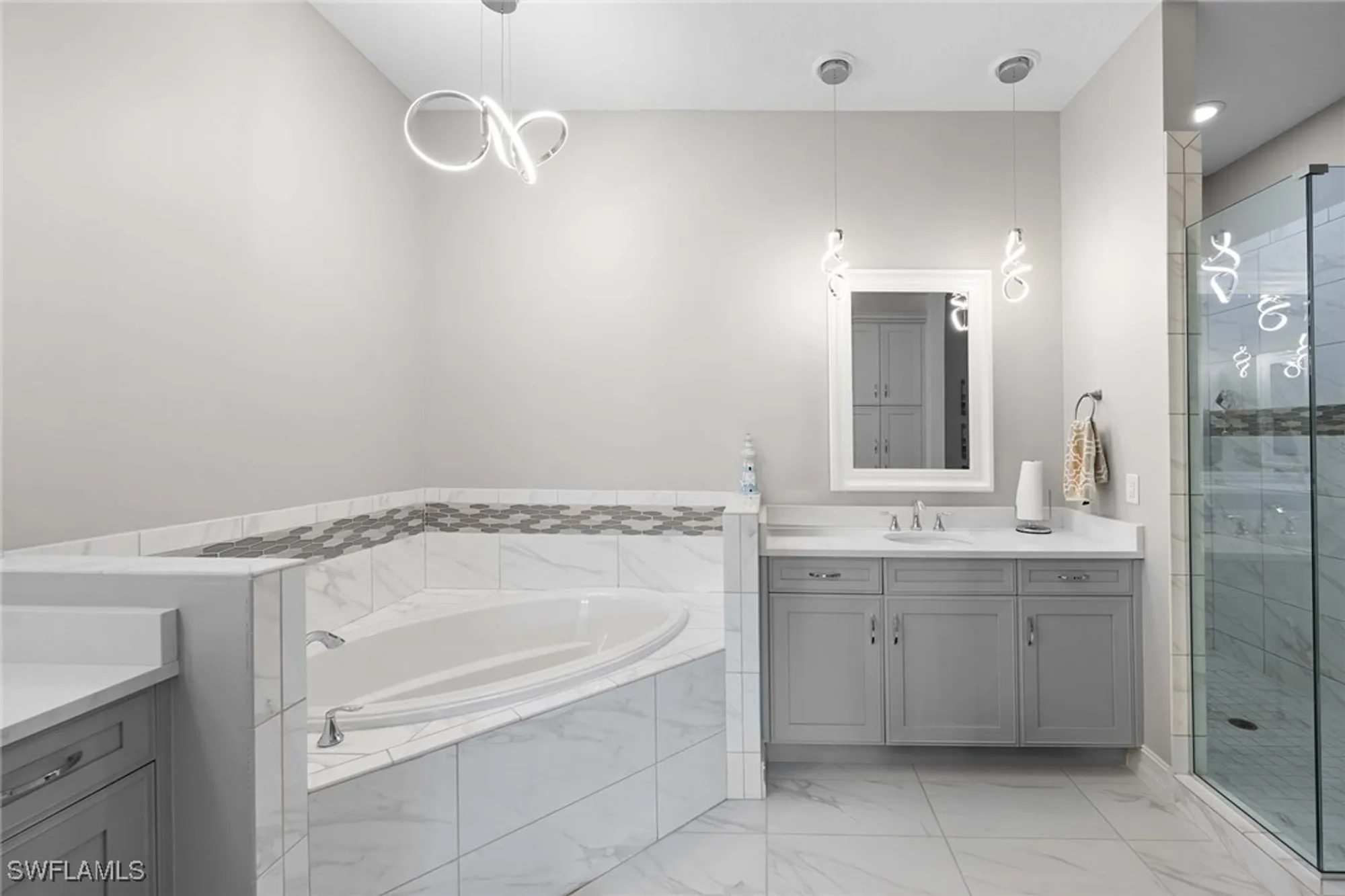 Property Slideshow image 25 of 50 | 7781 hawthorne dr unit 3204, Naples, FL, 34113