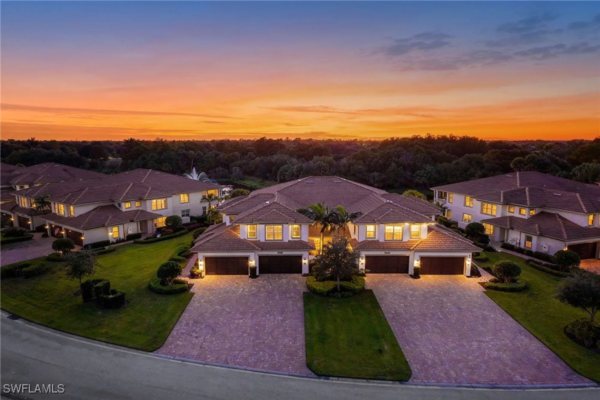 Property Slideshow image 7 of 50 | 7781 hawthorne dr unit 3204, Naples, FL, 34113