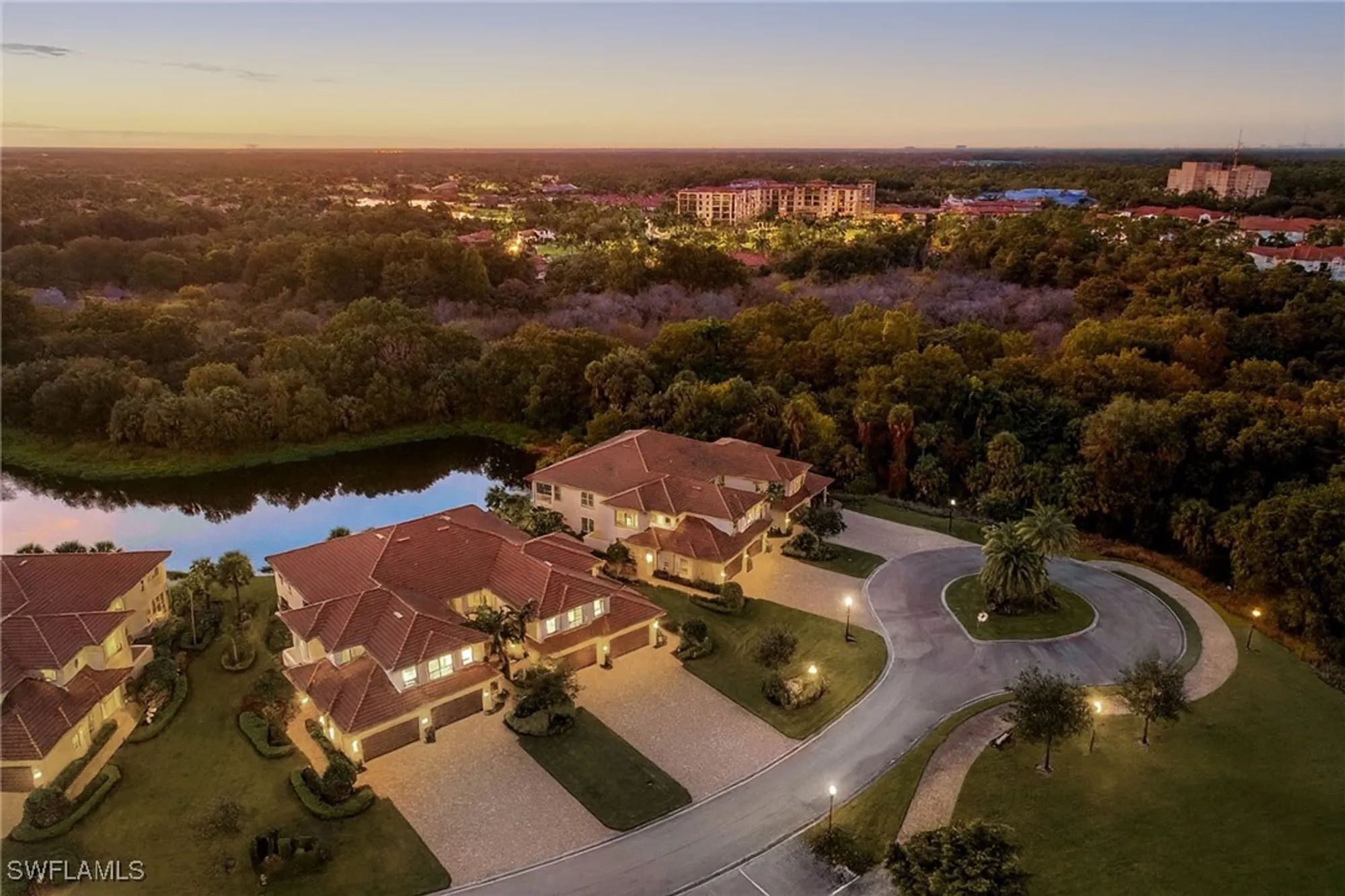 Property Slideshow image 8 of 50 | 7781 hawthorne dr unit 3204, Naples, FL, 34113