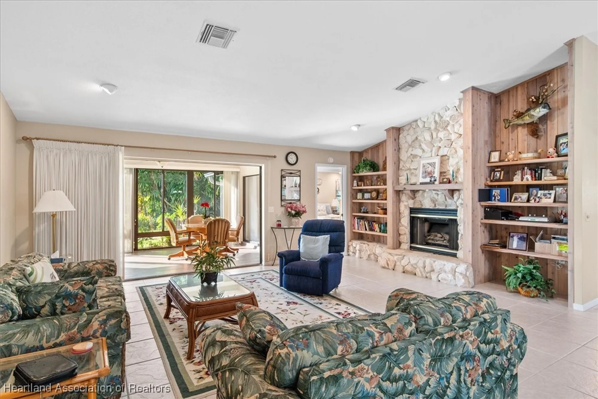 Property Slideshow image 2 of 40 | 98 grandview blvd, Lake Placid, FL, 33852