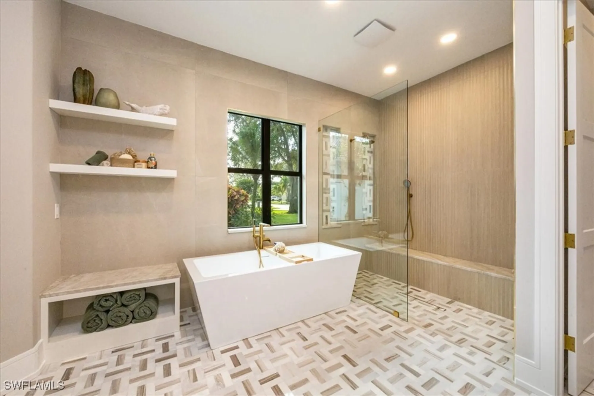 Property Slideshow image 14 of 38 | 226 monterey dr, Naples, FL, 34119