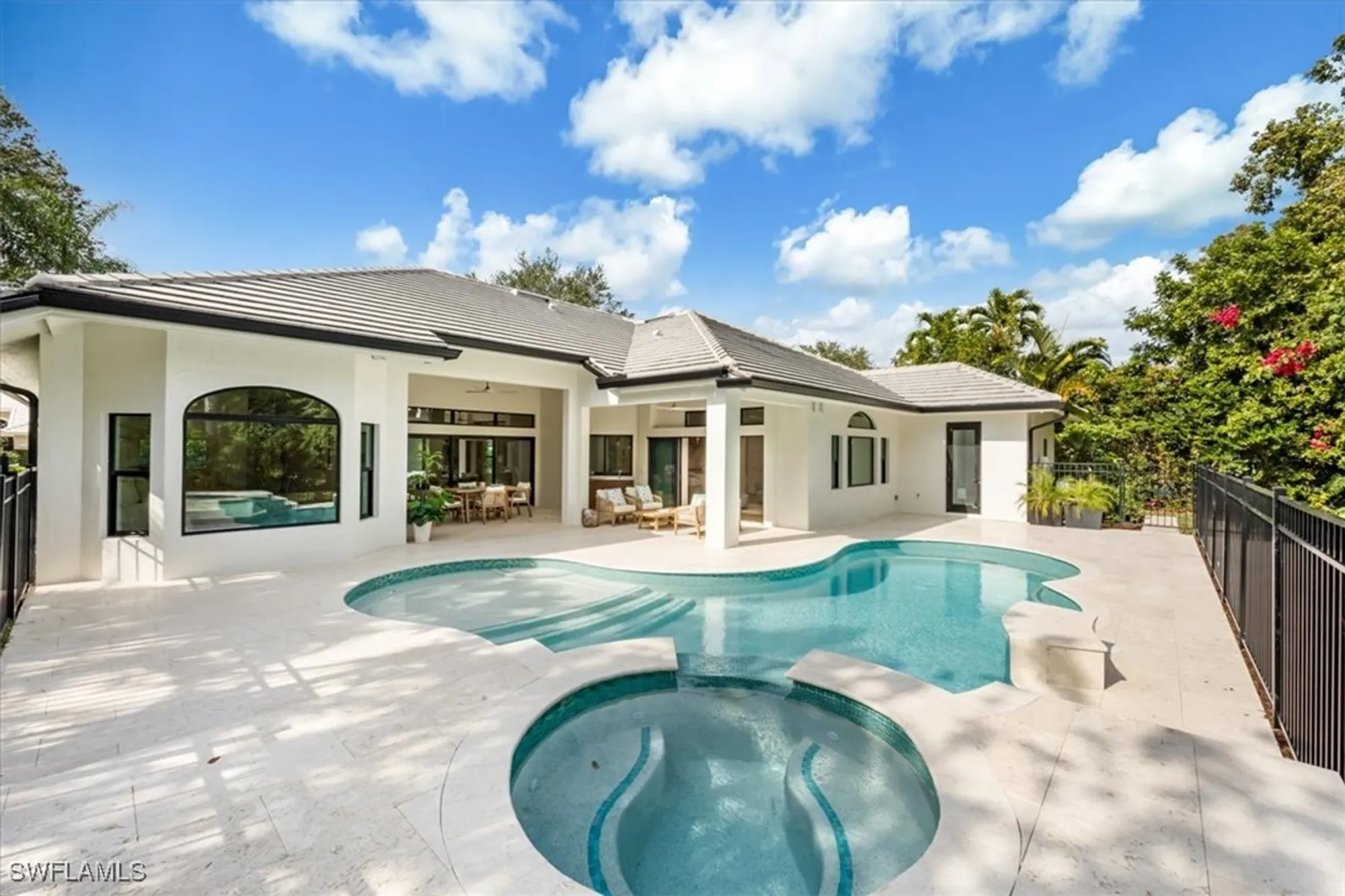 Property Slideshow image 27 of 38 | 226 monterey dr, Naples, FL, 34119