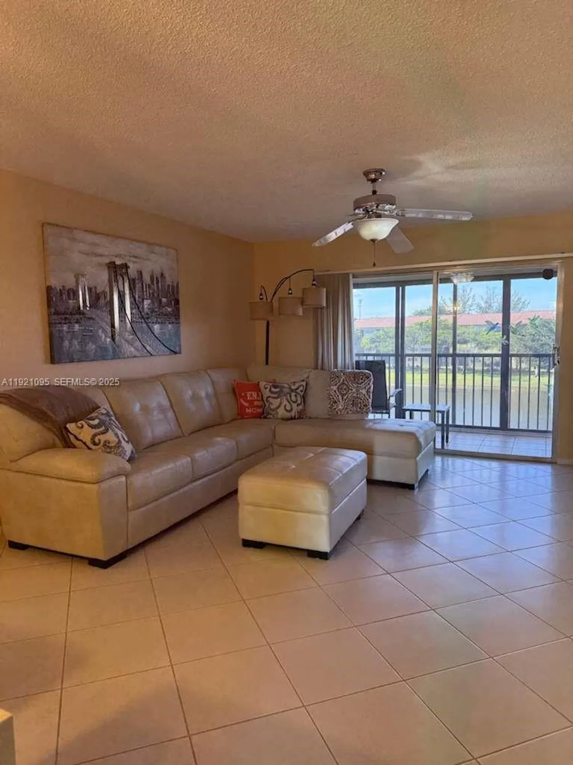 Property Slideshow image 12 of 23 | 950 sw 138th ave apt 409b, Pembroke Pines, FL, 33027