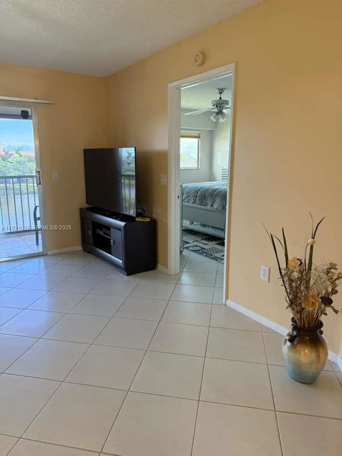 Property Slideshow image 13 of 23 | 950 sw 138th ave apt 409b, Pembroke Pines, FL, 33027
