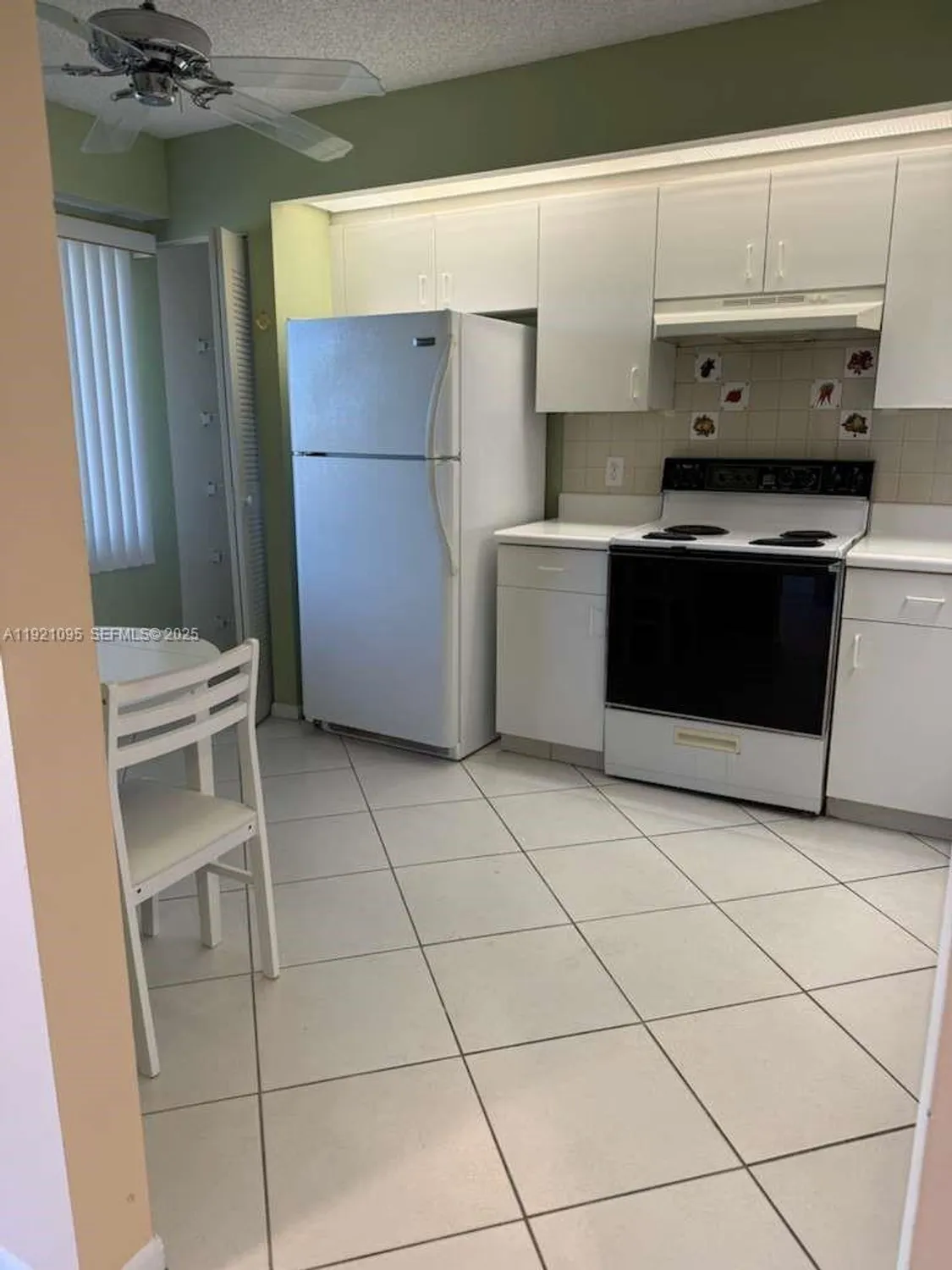 Property Slideshow image 7 of 23 | 950 sw 138th ave apt 409b, Pembroke Pines, FL, 33027