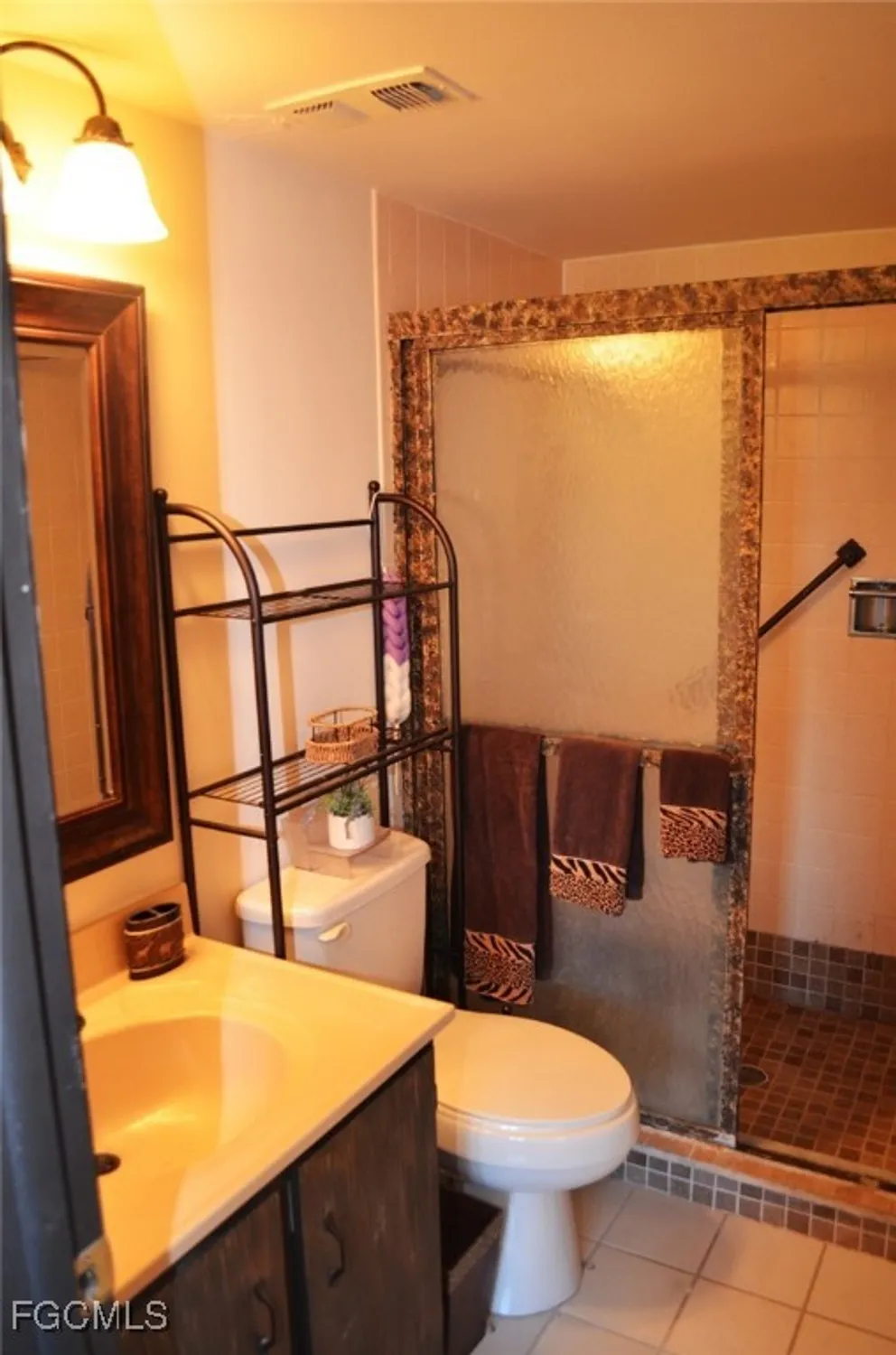 Property Slideshow image 15 of 28 | 1624 pine valley dr 118, Fort Myers, FL, 33907