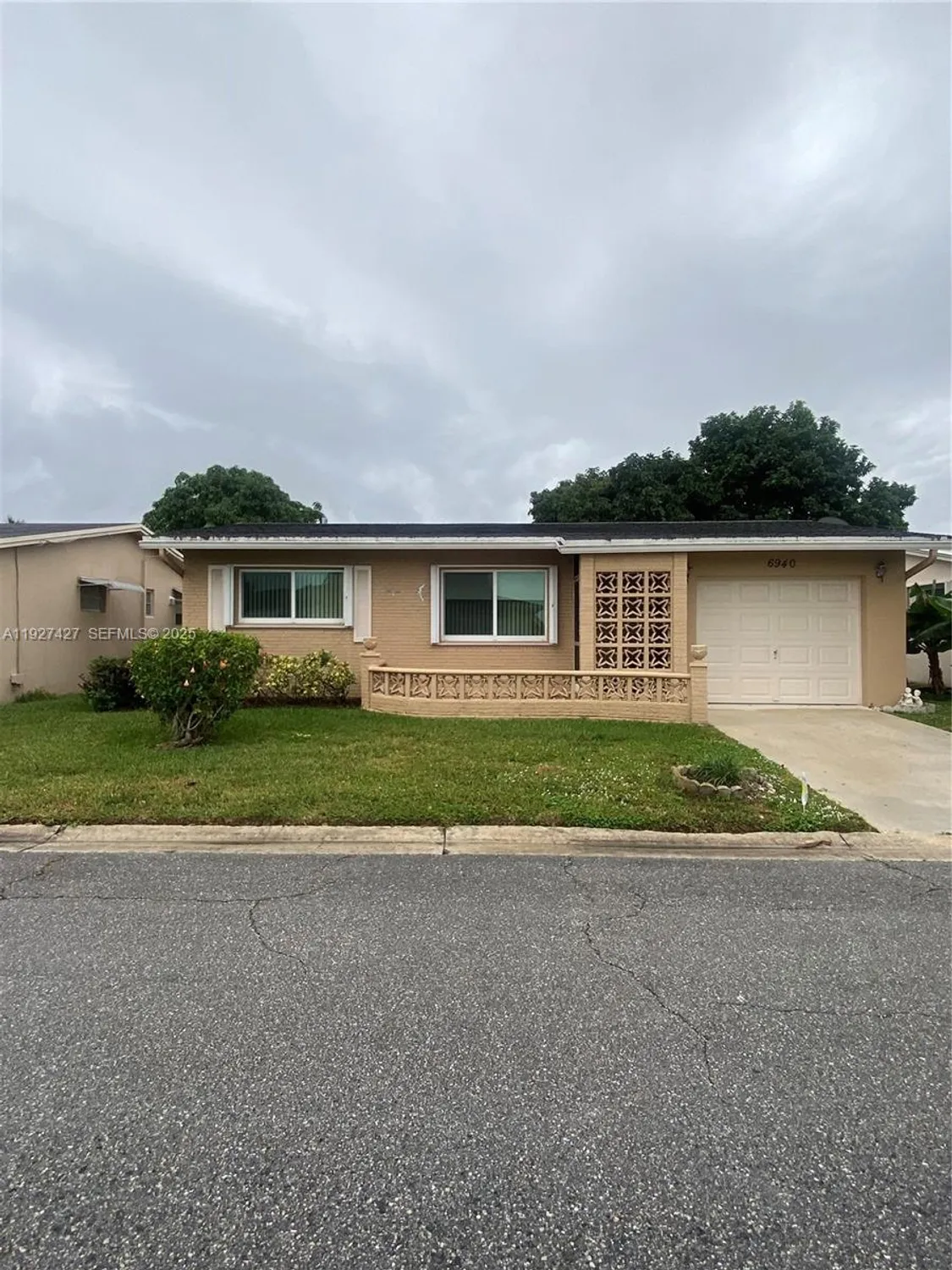 Property Slideshow image 1 of 7 | 6940 nw 12th st, Margate, FL, 33063