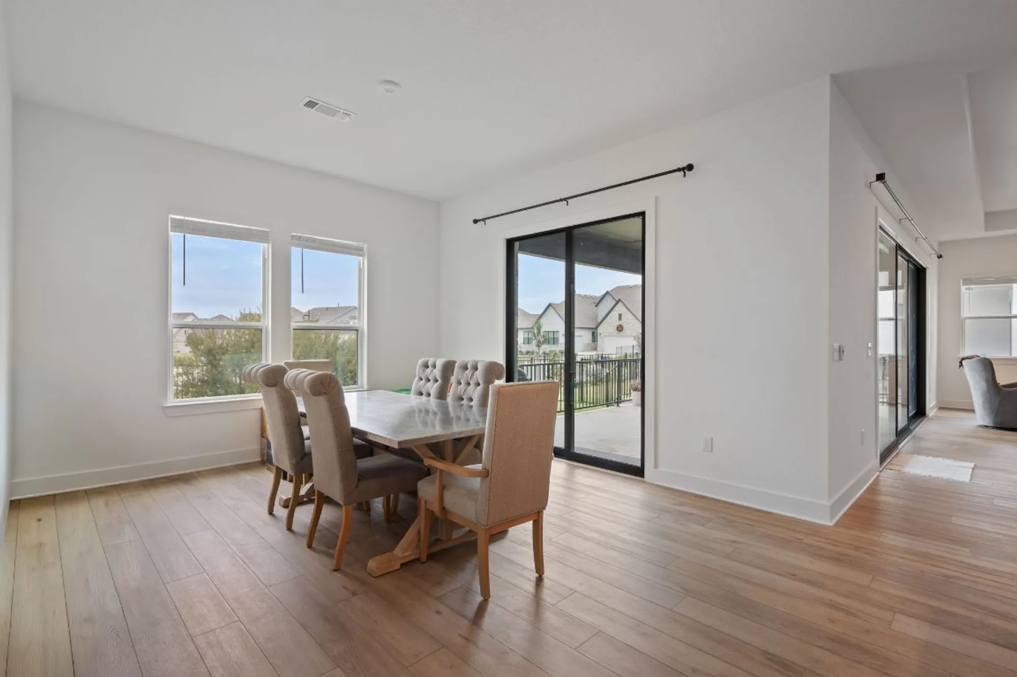 Property Slideshow image 14 of 30 | 616 hallwood dr, Liberty Hill, TX, 78642