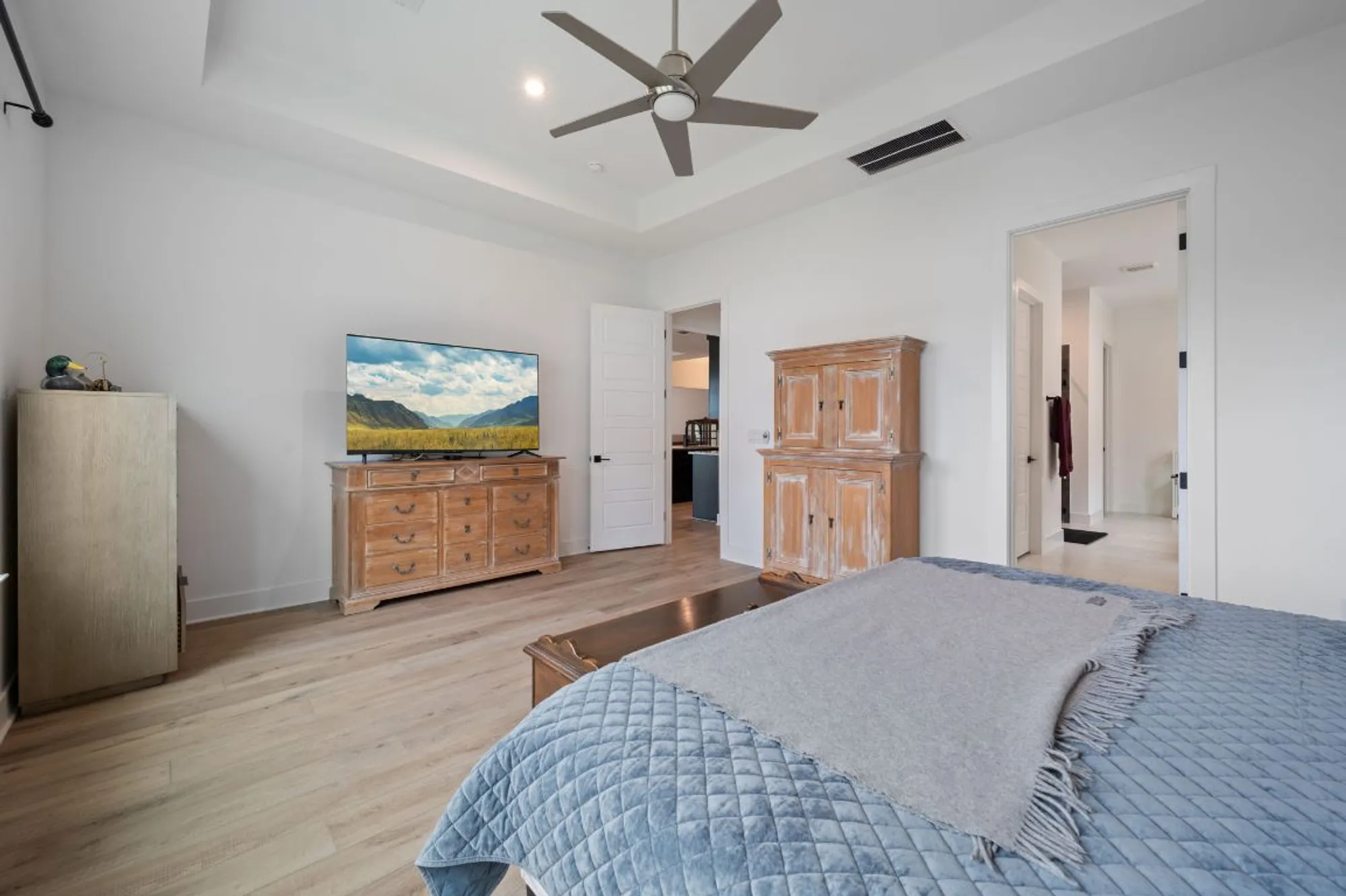 Property Slideshow image 16 of 30 | 616 hallwood dr, Liberty Hill, TX, 78642